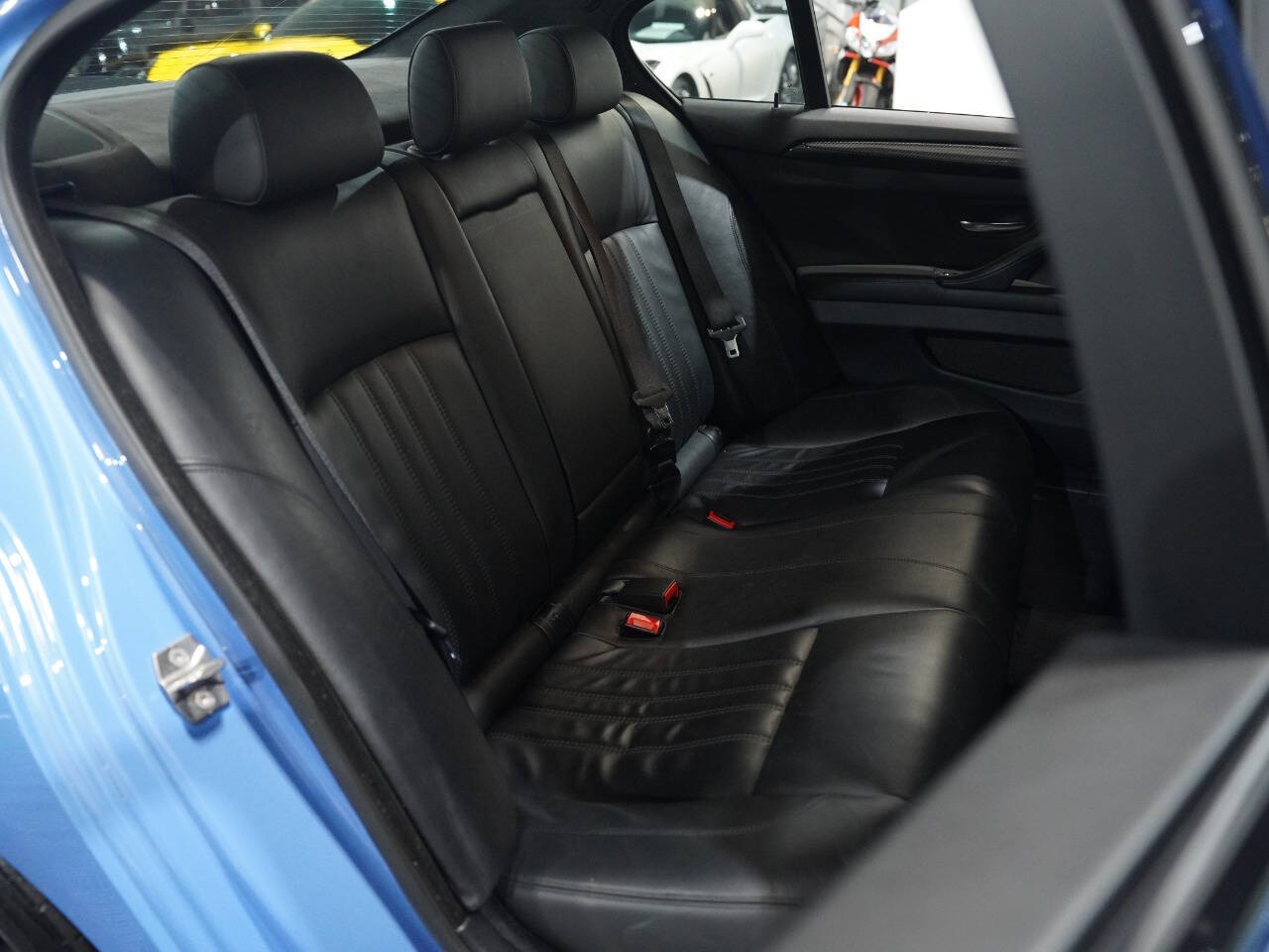 YAS MARINA BLUE, 2013 BMW M5 Image 39