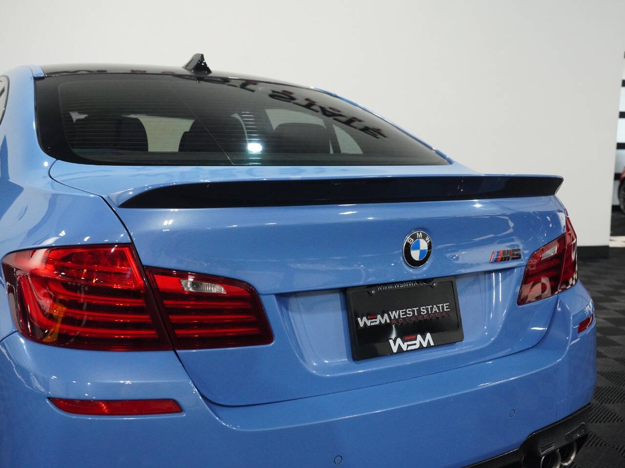YAS MARINA BLUE, 2013 BMW M5 Image 21