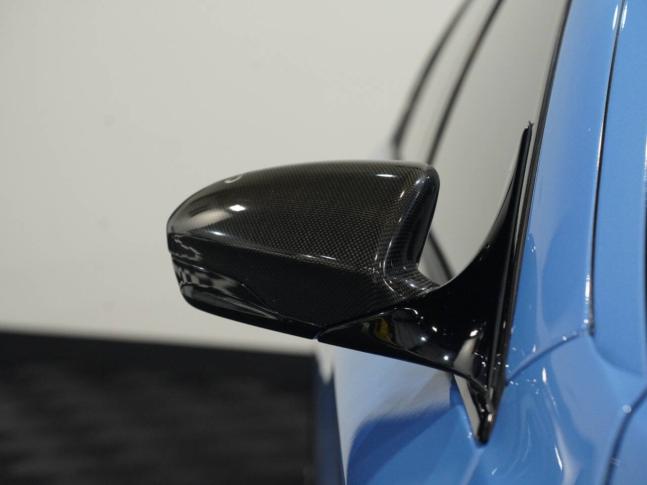 YAS MARINA BLUE, 2013 BMW M5 Image 11