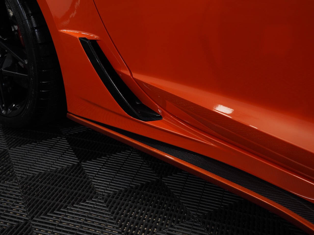 SEBRING ORANGE TINTCOAT, 2019 CHEVROLET CORVETTE Image 17