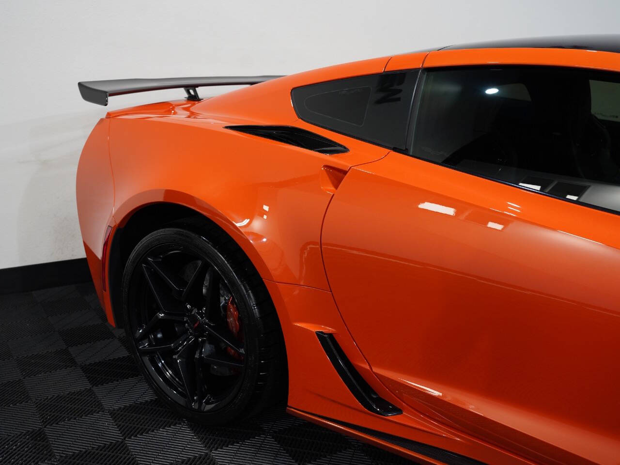 SEBRING ORANGE TINTCOAT, 2019 CHEVROLET CORVETTE Image 18