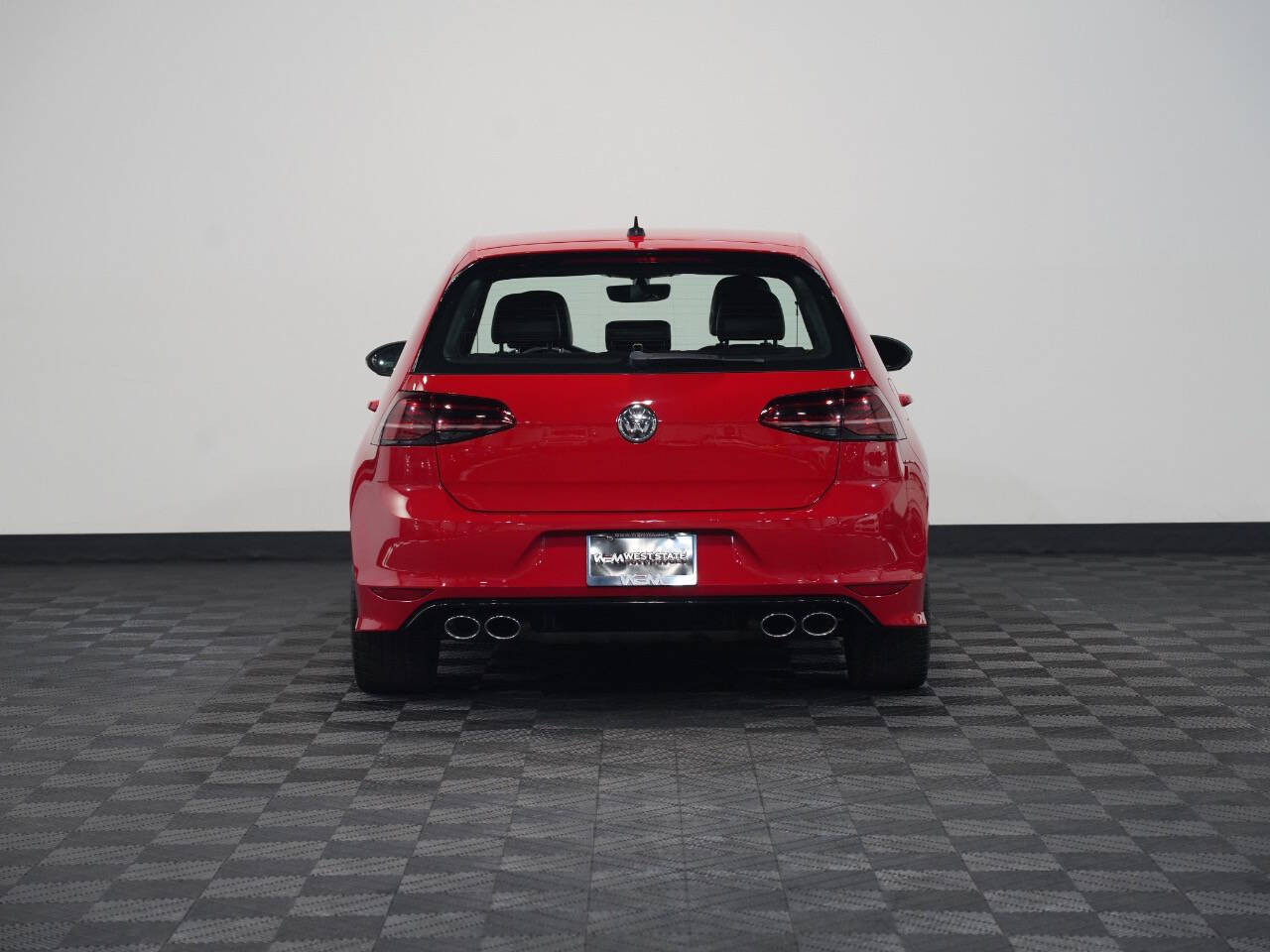 TORNADO RED, 2016 VOLKSWAGEN GOLF R Image 7