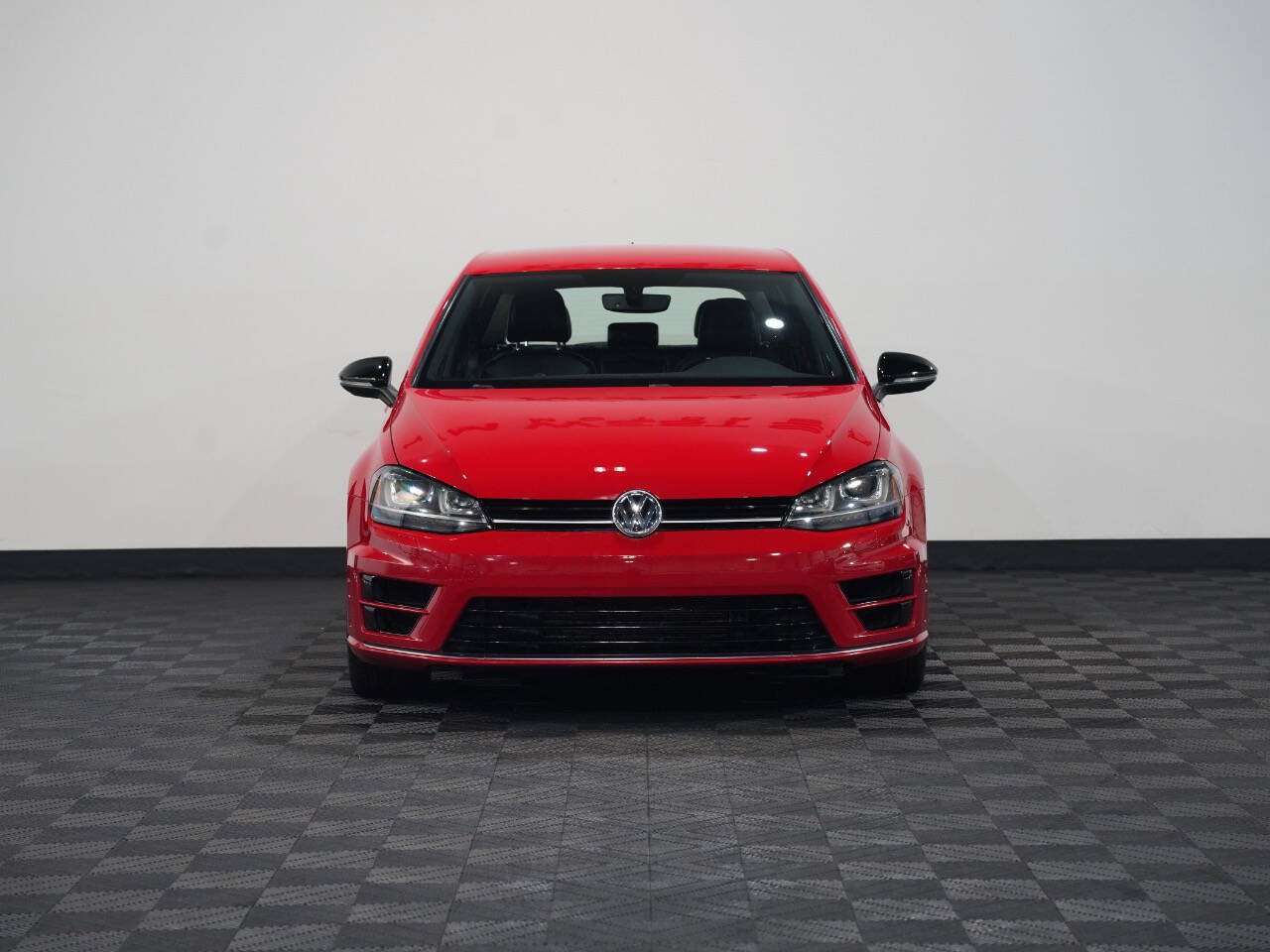 TORNADO RED, 2016 VOLKSWAGEN GOLF R Image 4