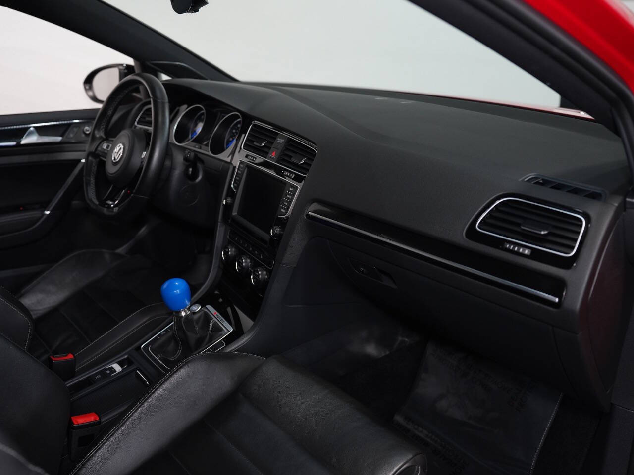 TORNADO RED, 2016 VOLKSWAGEN GOLF R Image 31
