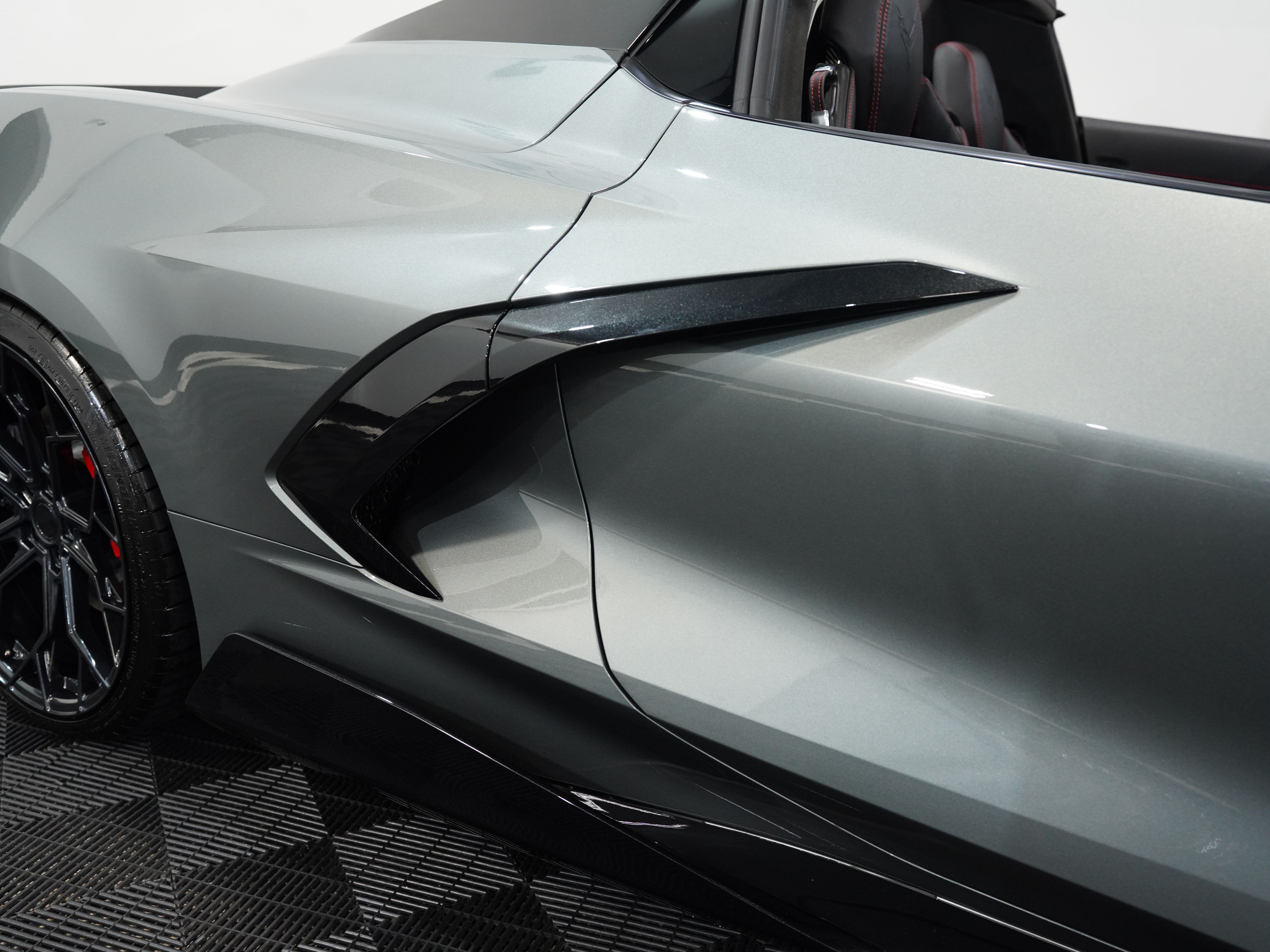 GRAY, 2022 CHEVROLET CORVETTE Image 14