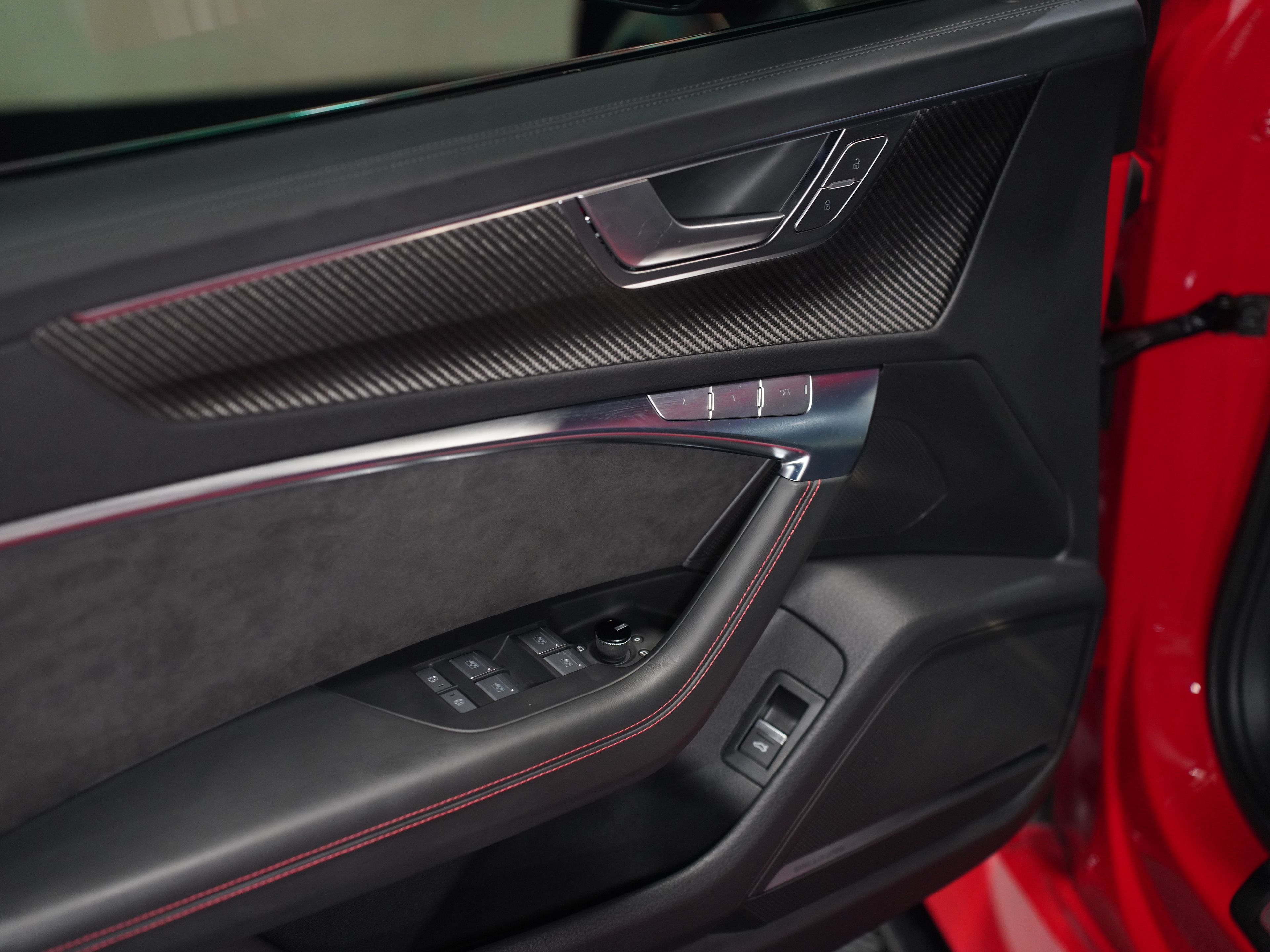 2021 AUDI RS 6 Image 23