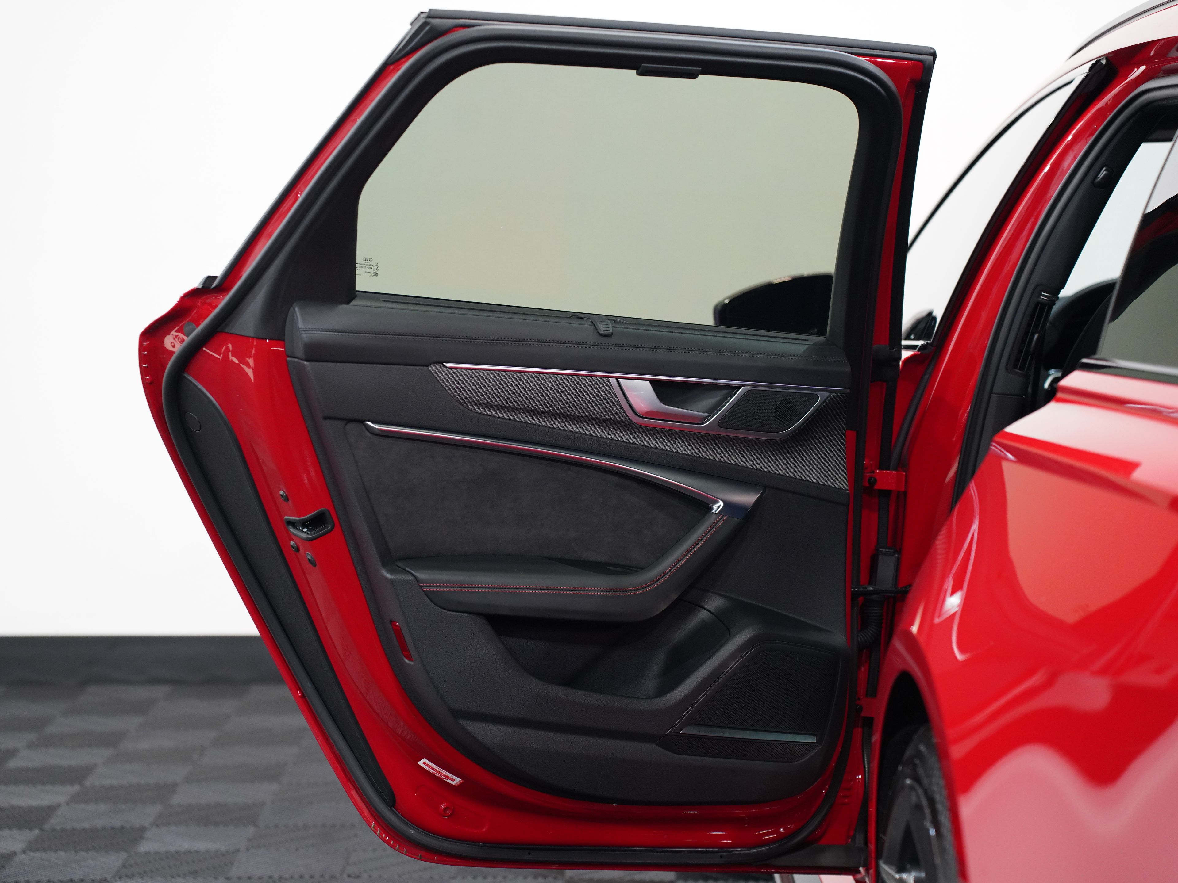 2021 AUDI RS 6 Image 28
