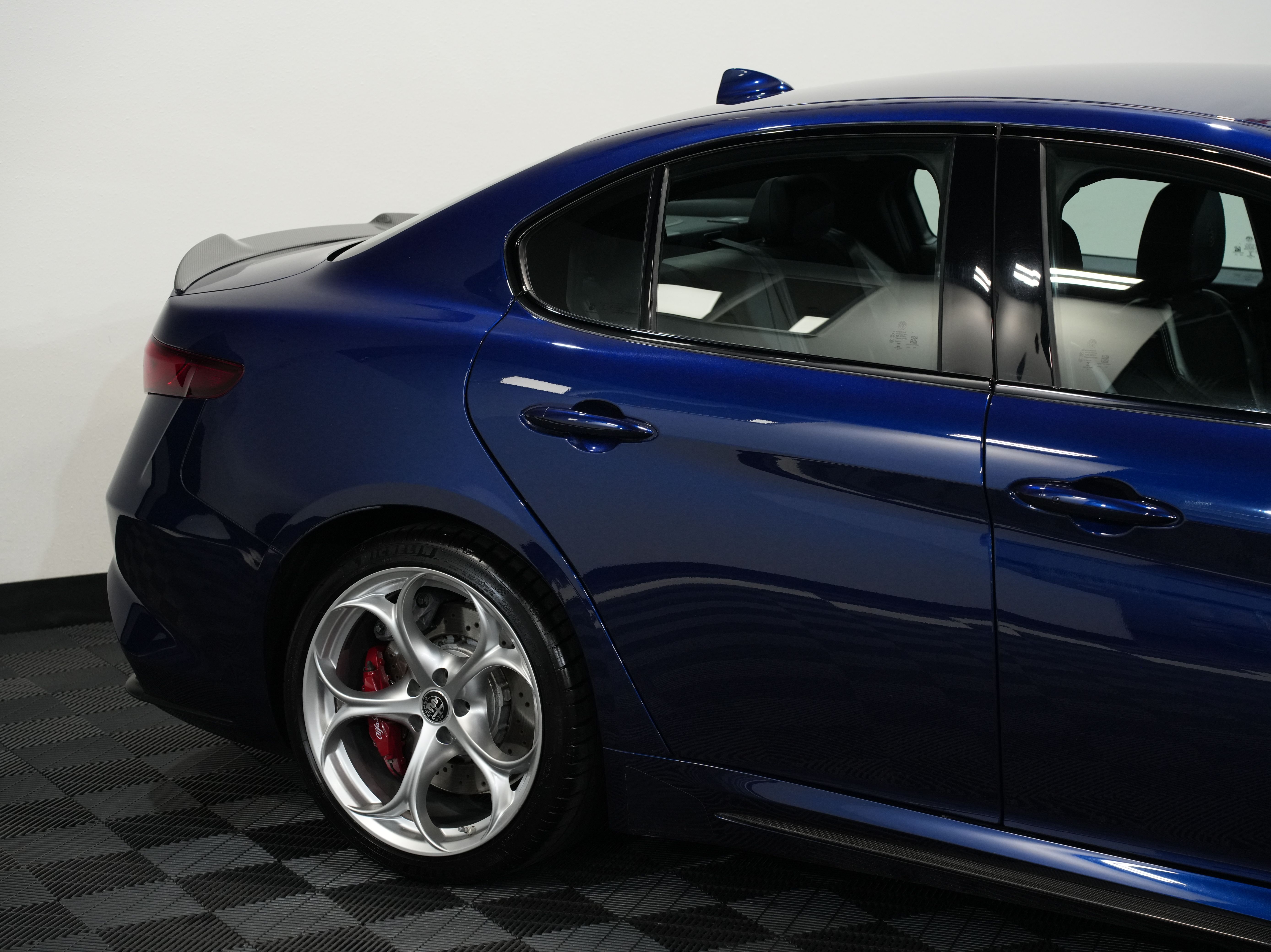2017 ALFA ROMEO GIULIA Image 15