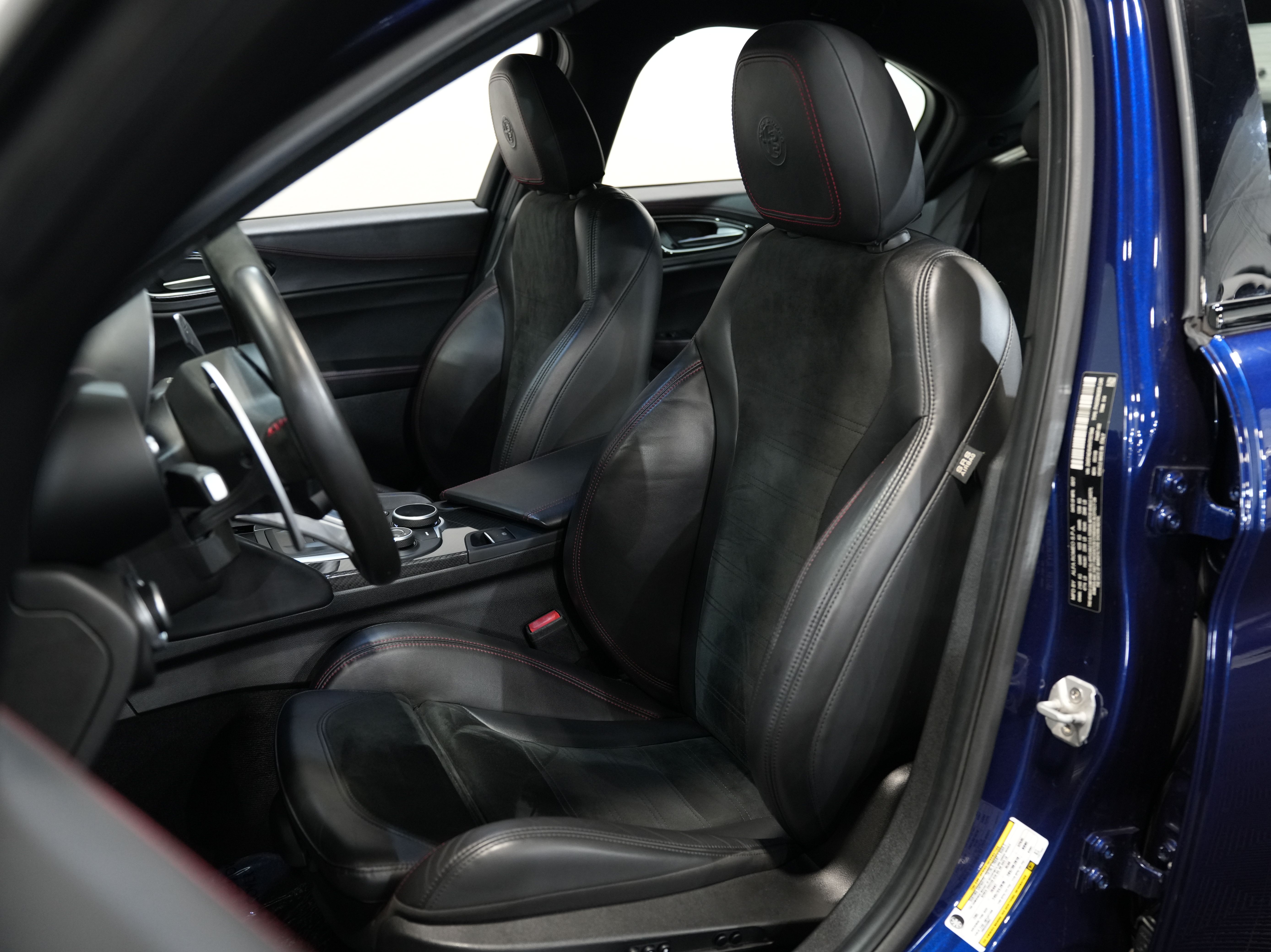 2017 ALFA ROMEO GIULIA Image 35
