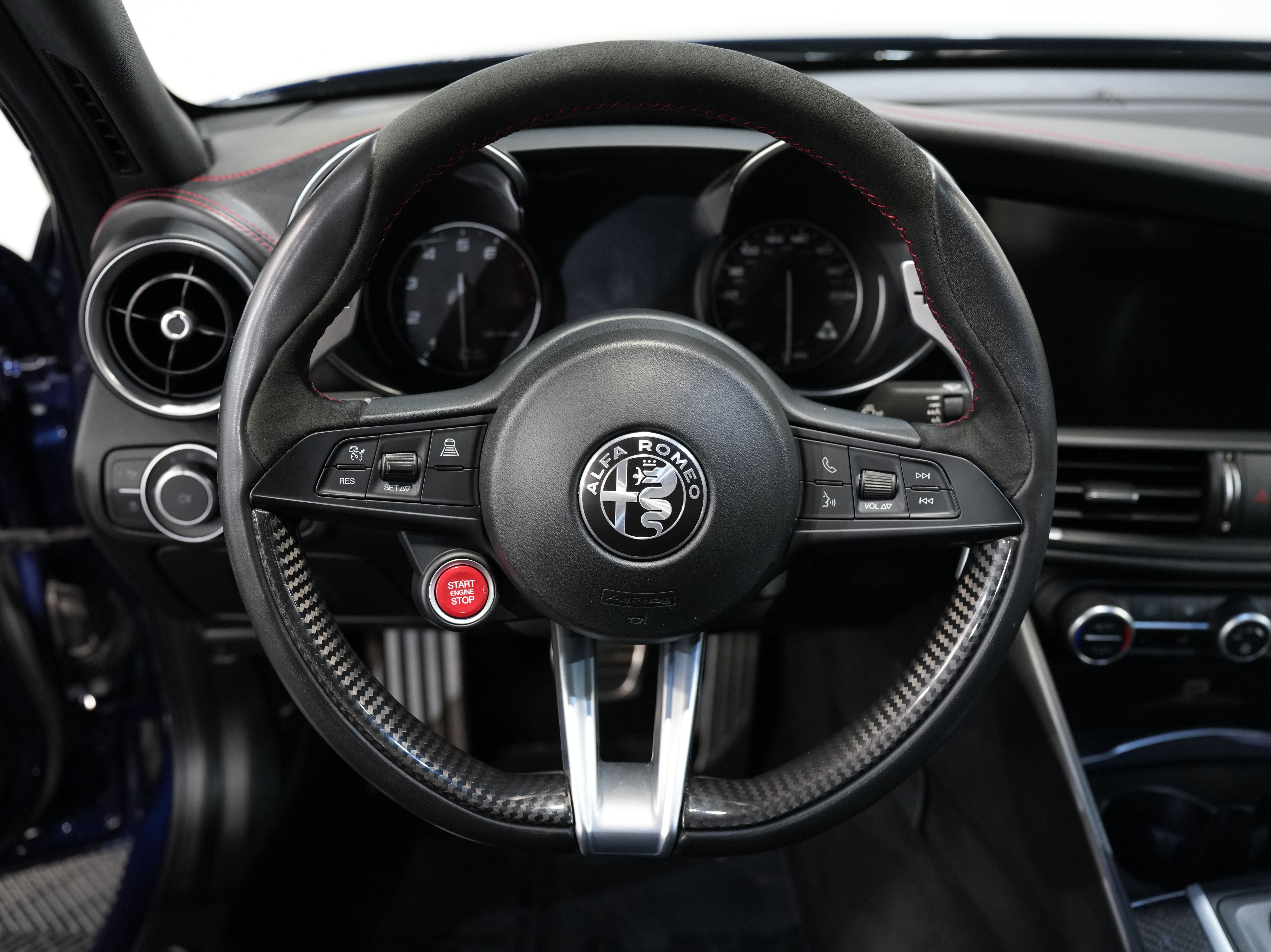 2017 ALFA ROMEO GIULIA Image 45