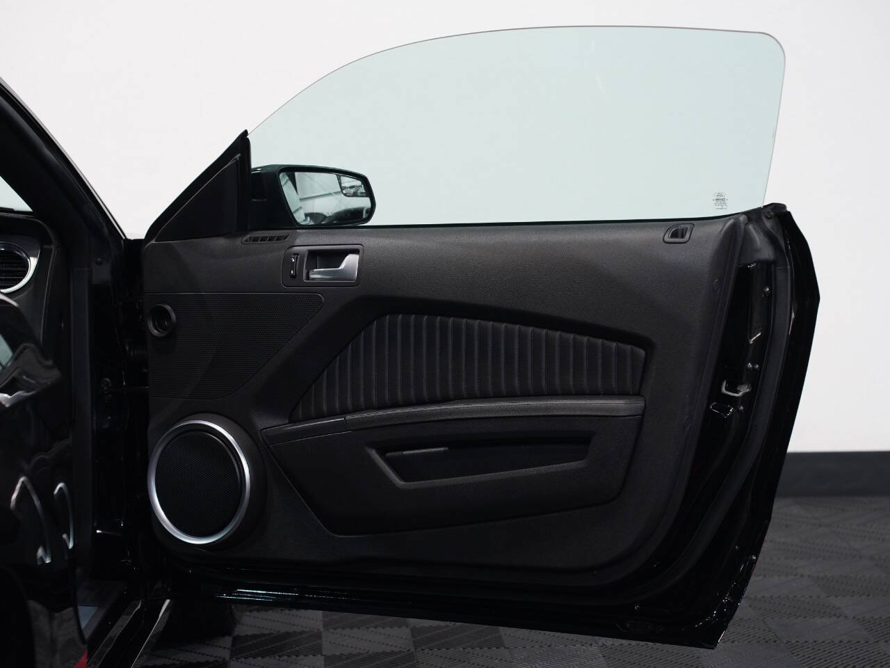 BLACK, 2014 FORD MUSTANG Image 24