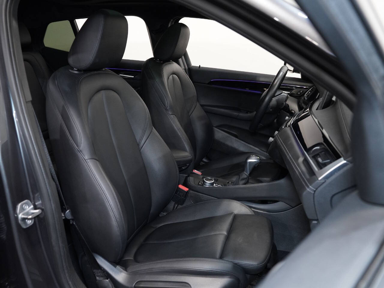 MINERAL GRAY METALLIC, 2019 BMW X2 Image 32