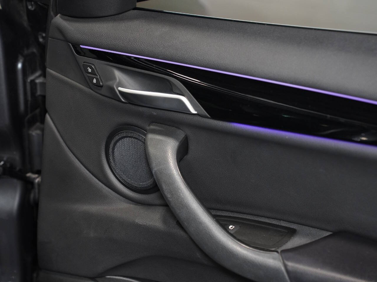 MINERAL GRAY METALLIC, 2019 BMW X2 Image 24