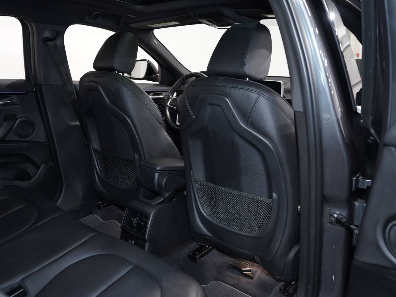 MINERAL GRAY METALLIC, 2019 BMW X2 Image 36