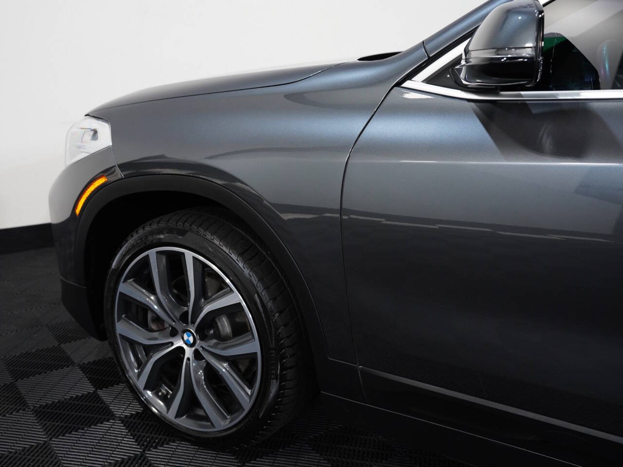 MINERAL GRAY METALLIC, 2019 BMW X2 Image 20