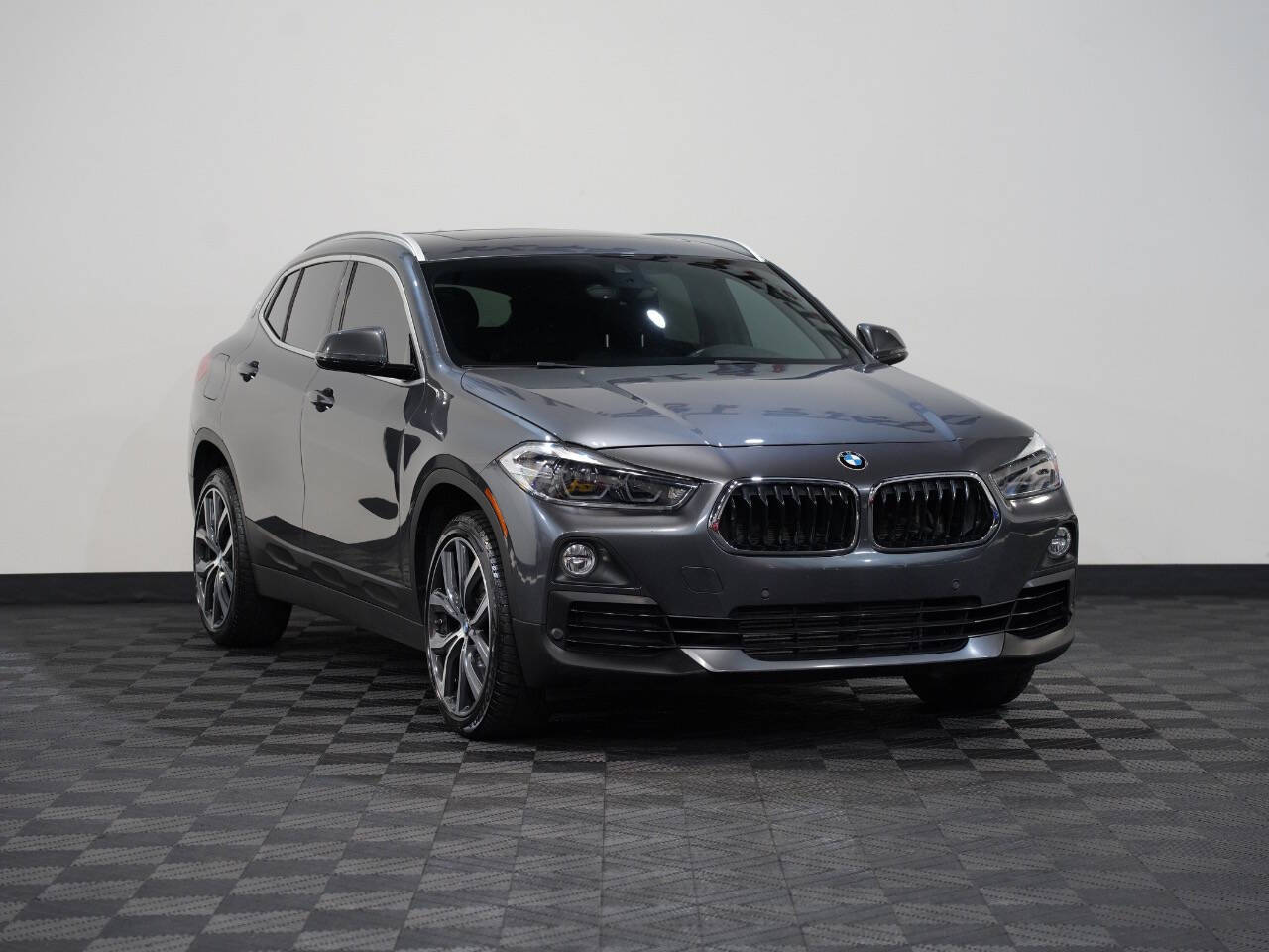 MINERAL GRAY METALLIC, 2019 BMW X2 Image 5