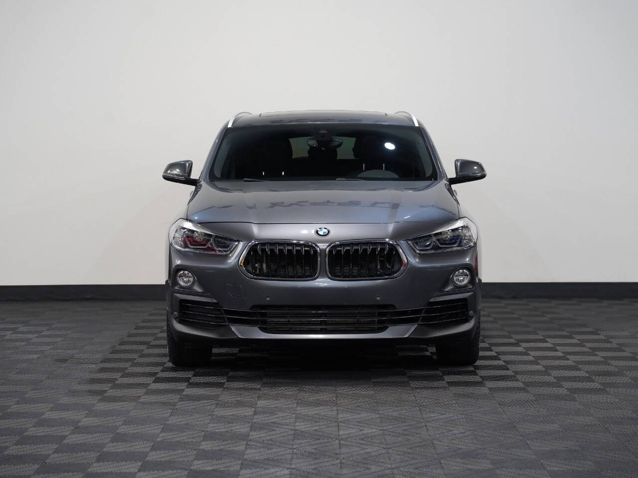 MINERAL GRAY METALLIC, 2019 BMW X2 Image 4