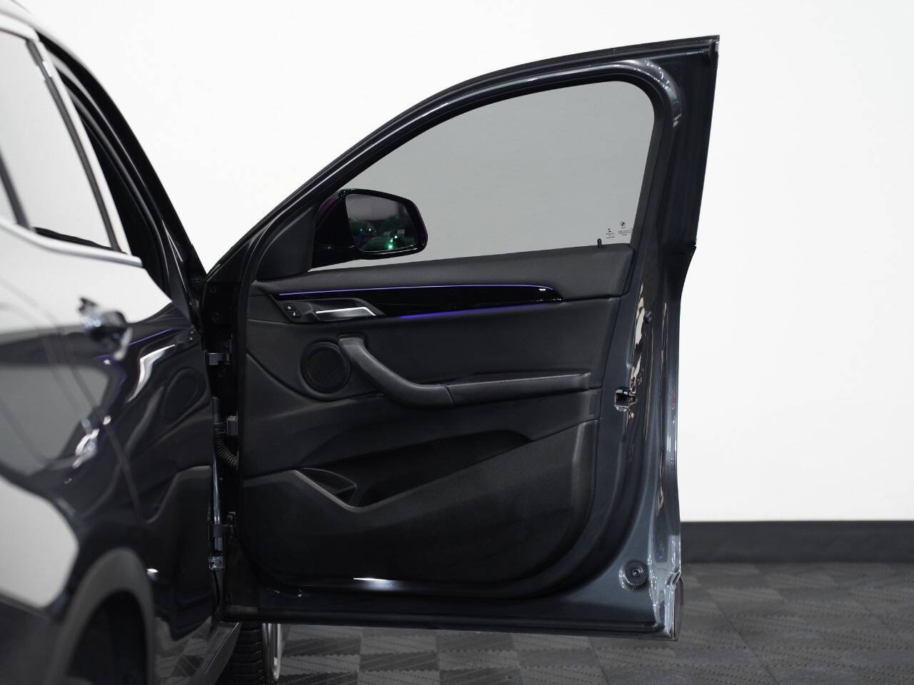 MINERAL GRAY METALLIC, 2019 BMW X2 Image 23
