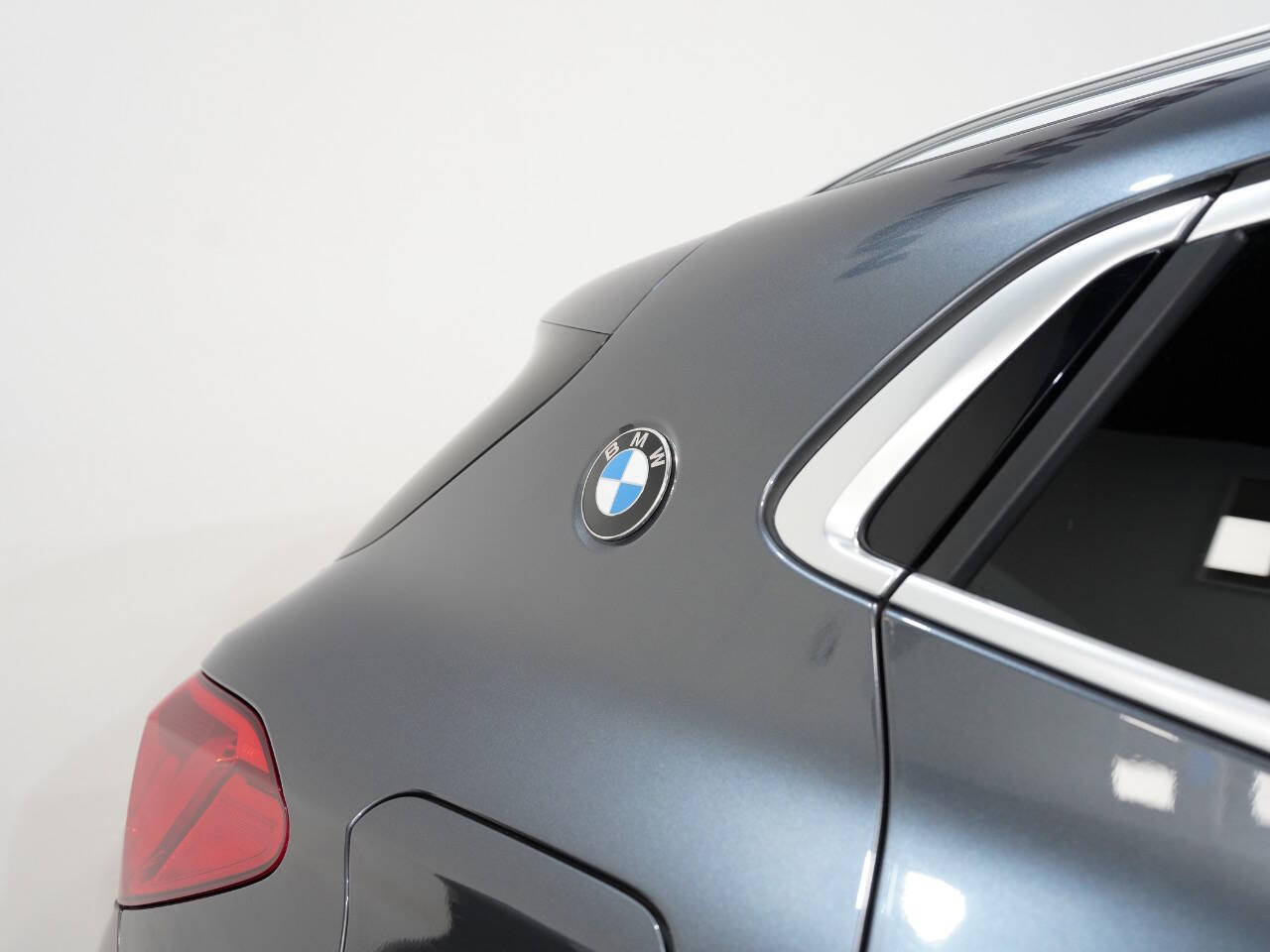 MINERAL GRAY METALLIC, 2019 BMW X2 Image 15