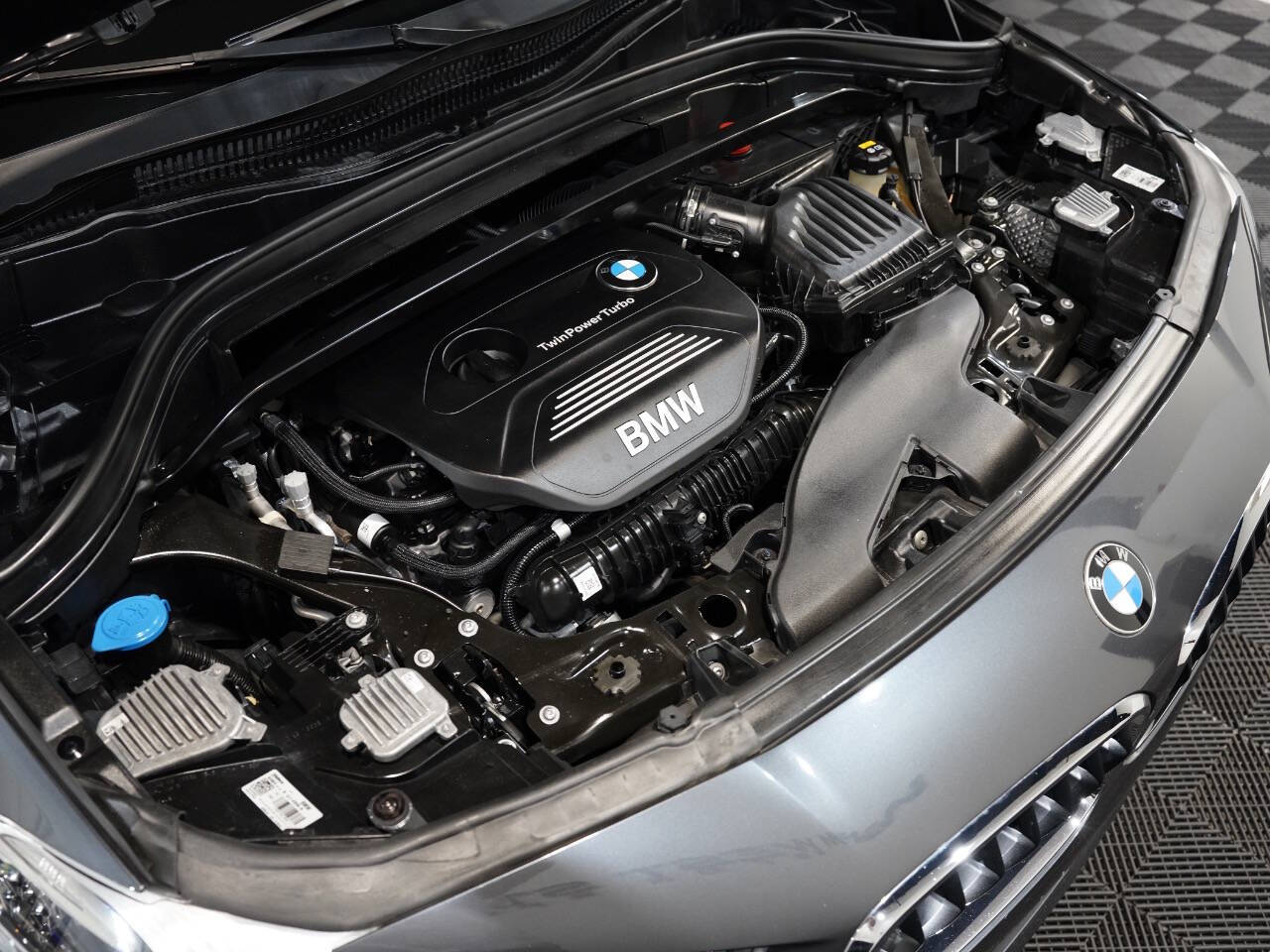 MINERAL GRAY METALLIC, 2019 BMW X2 Image 47