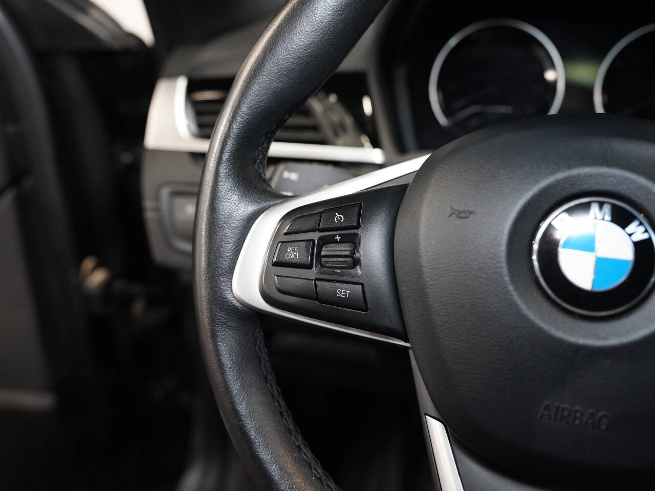 MINERAL GRAY METALLIC, 2019 BMW X2 Image 40
