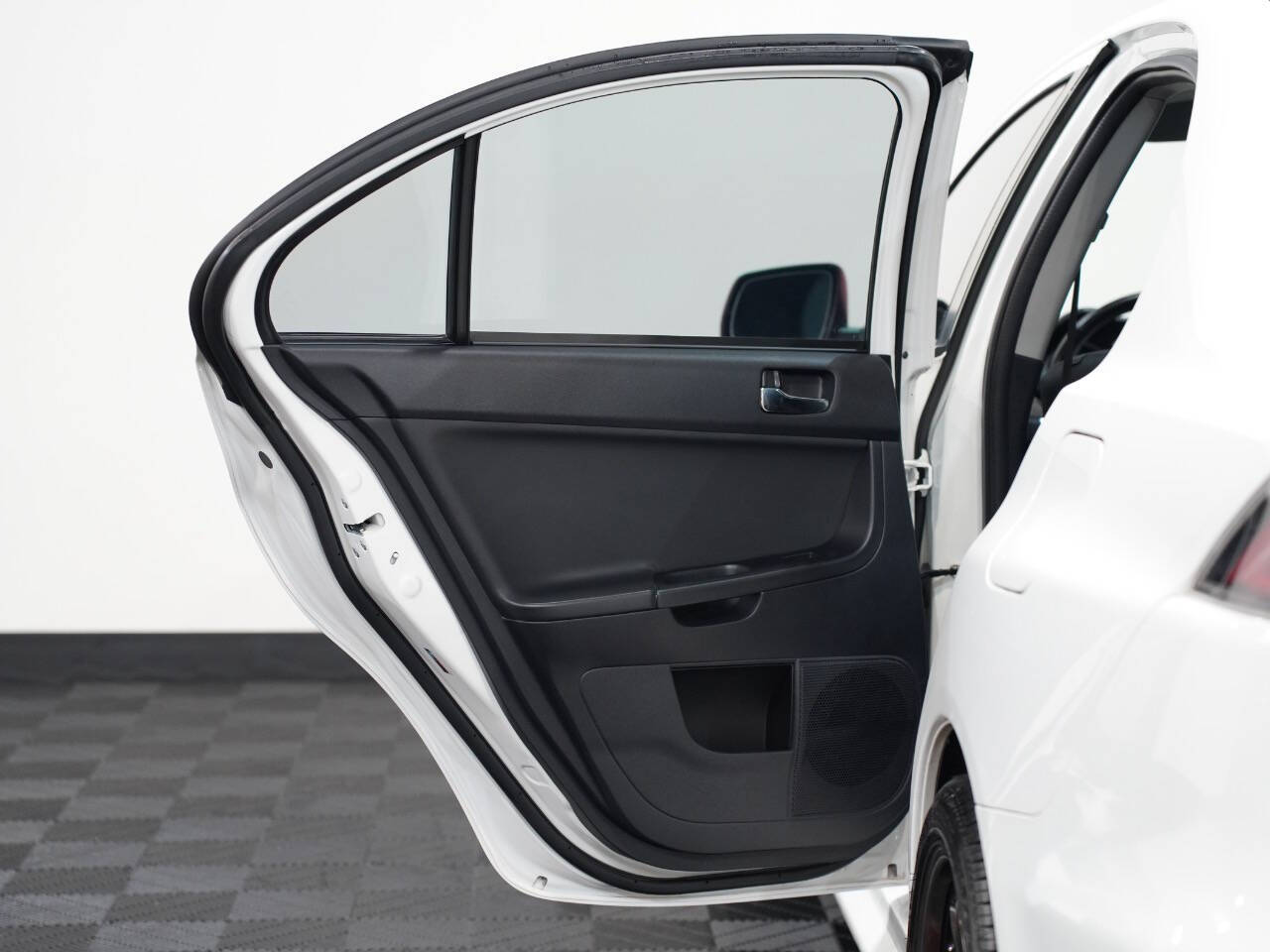 WICKED WHITE, 2014 MITSUBISHI LANCER Image 28