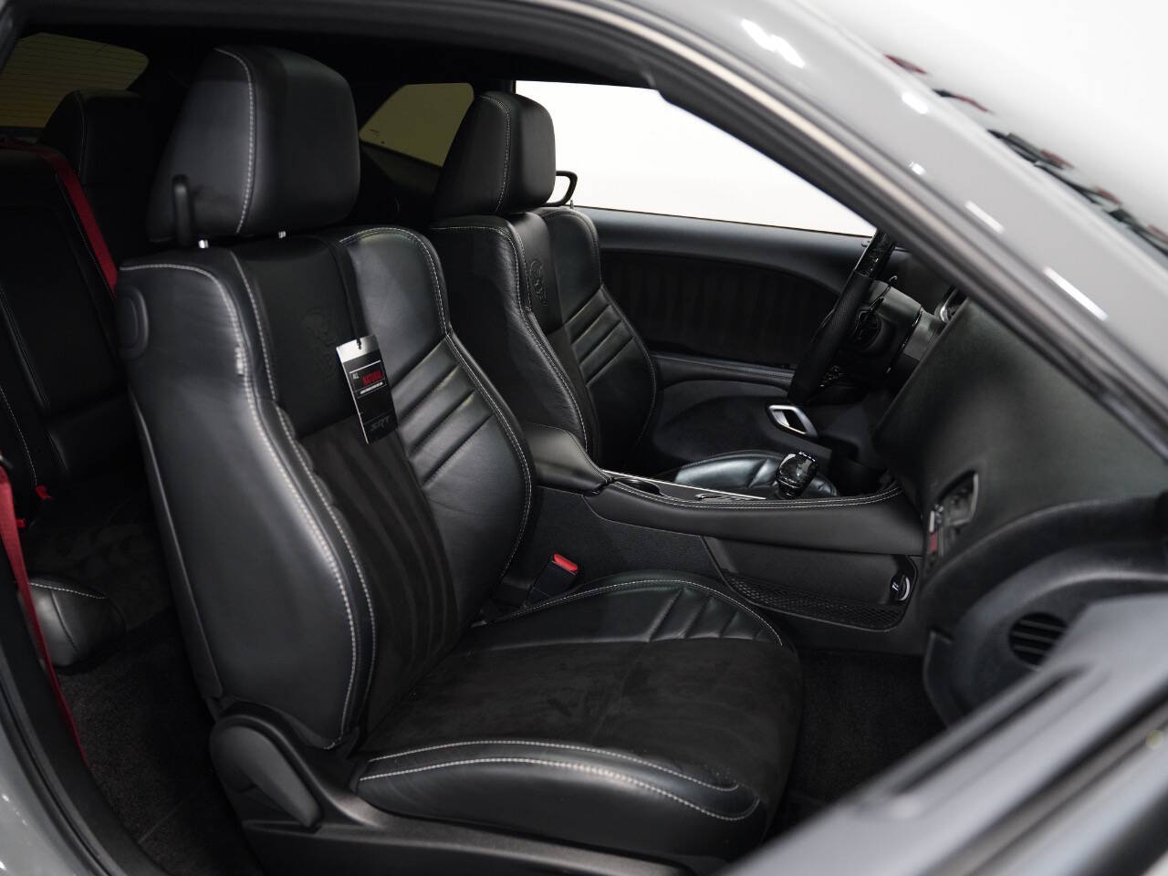 DESTROYER GREY, 2018 DODGE CHALLENGER Image 32