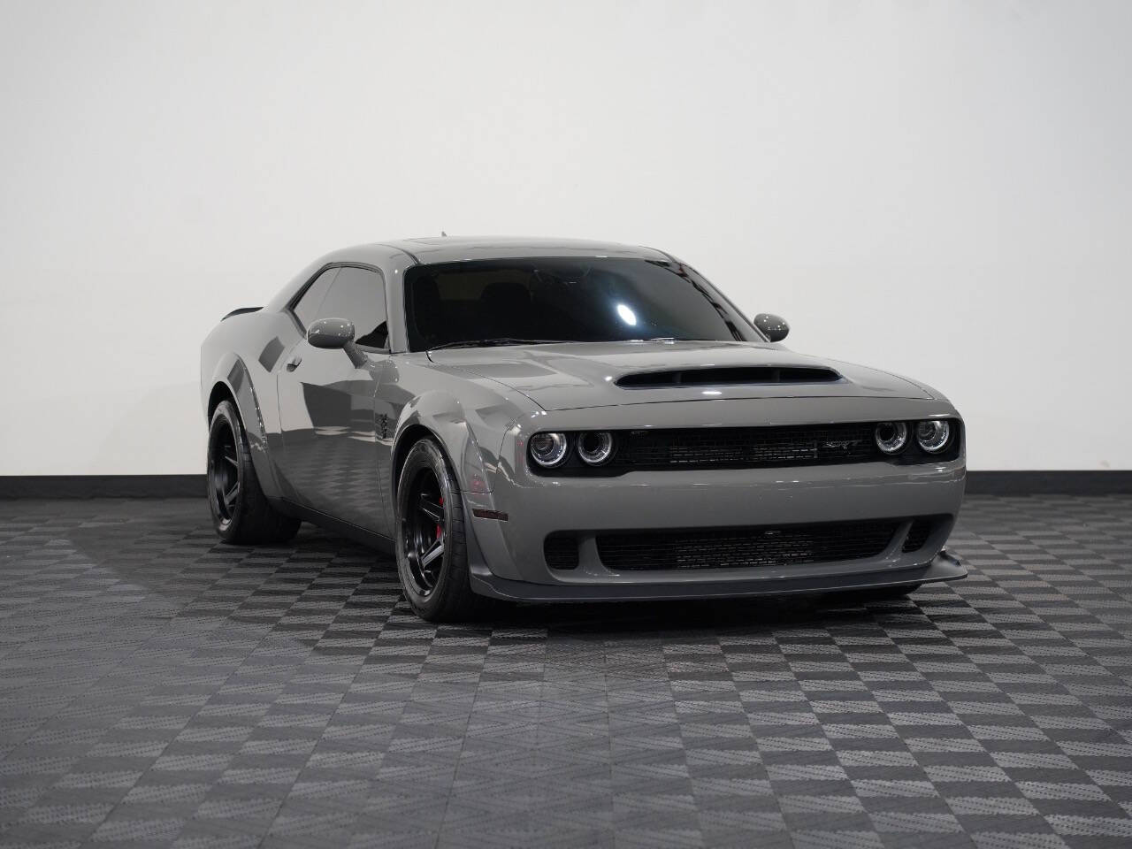DESTROYER GREY, 2018 DODGE CHALLENGER Image 5
