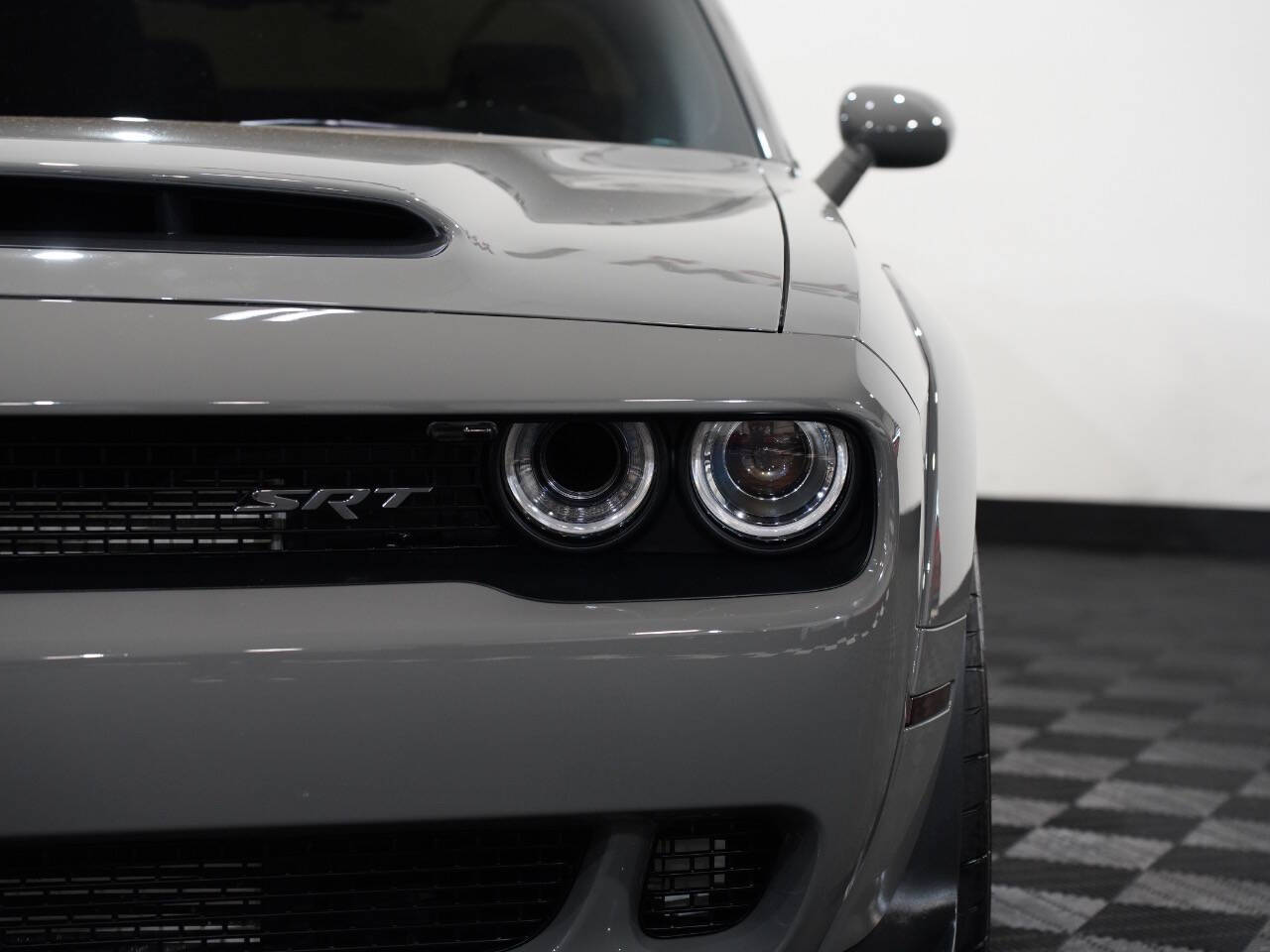 DESTROYER GREY, 2018 DODGE CHALLENGER Image 10
