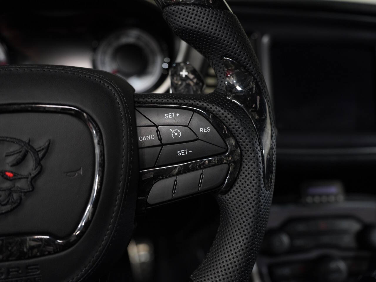 DESTROYER GREY, 2018 DODGE CHALLENGER Image 39