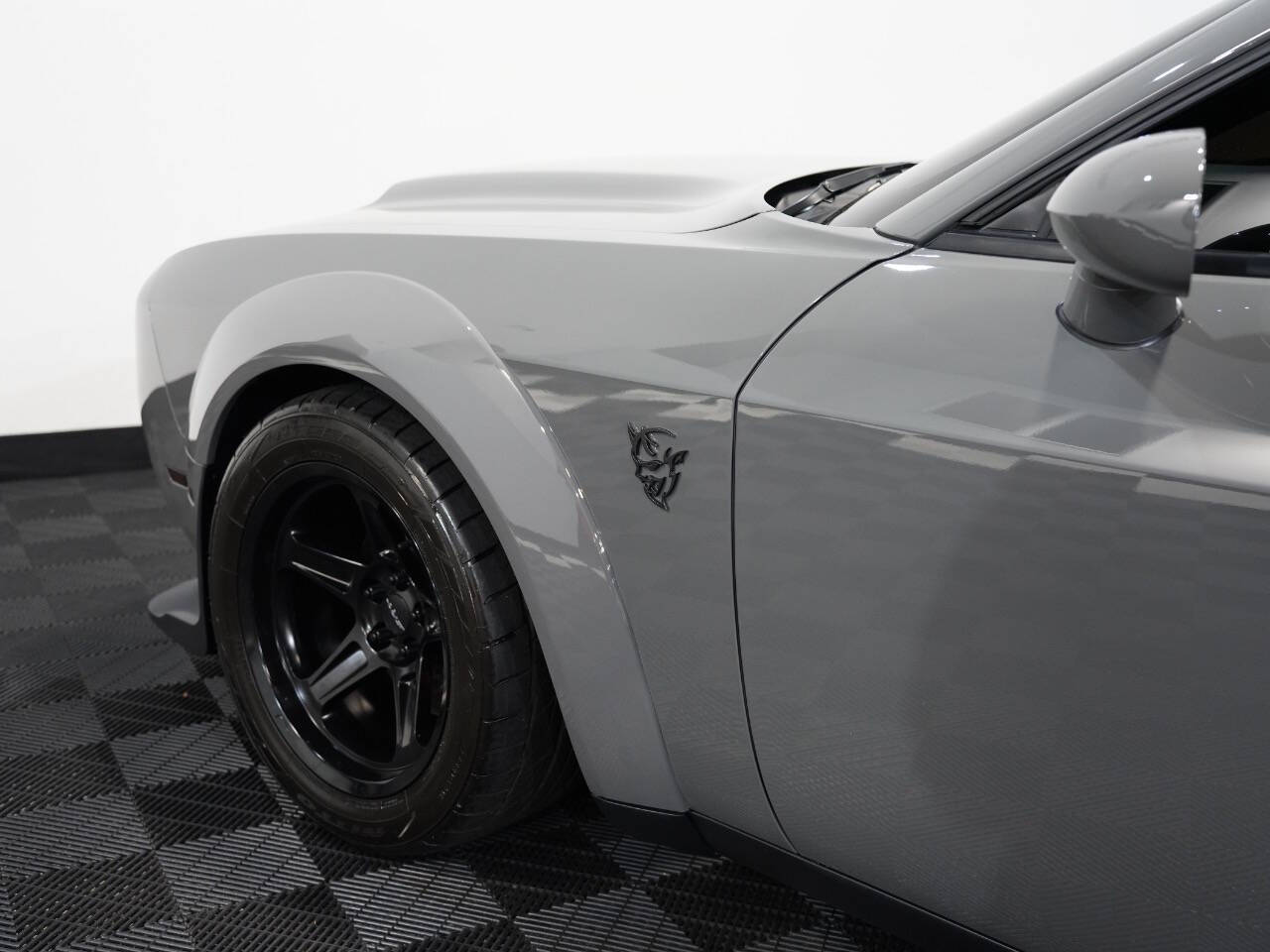 DESTROYER GREY, 2018 DODGE CHALLENGER Image 23