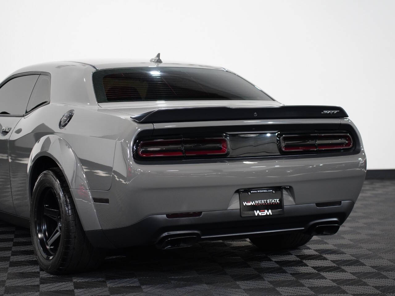 DESTROYER GREY, 2018 DODGE CHALLENGER Image 18