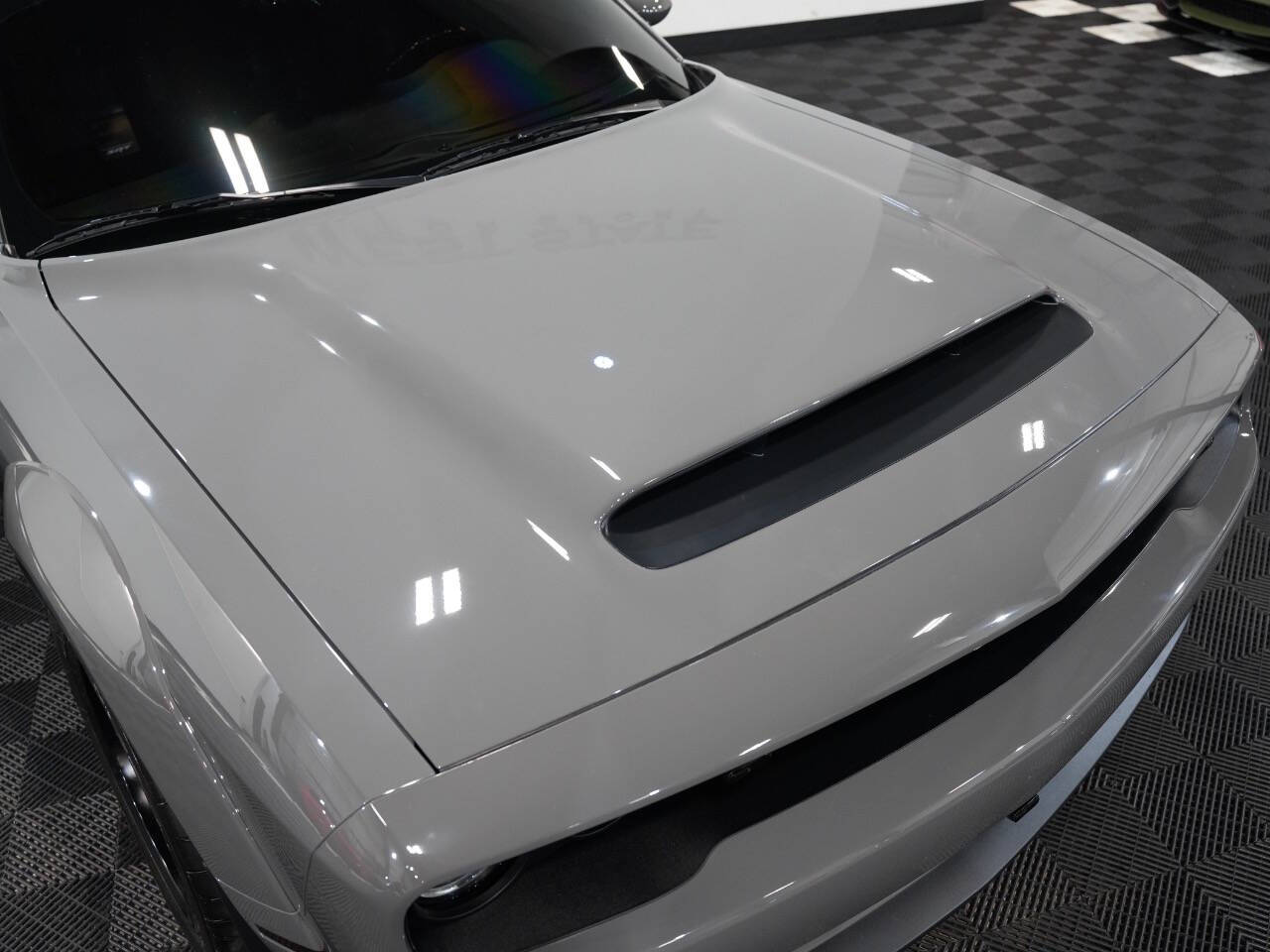 DESTROYER GREY, 2018 DODGE CHALLENGER Image 12