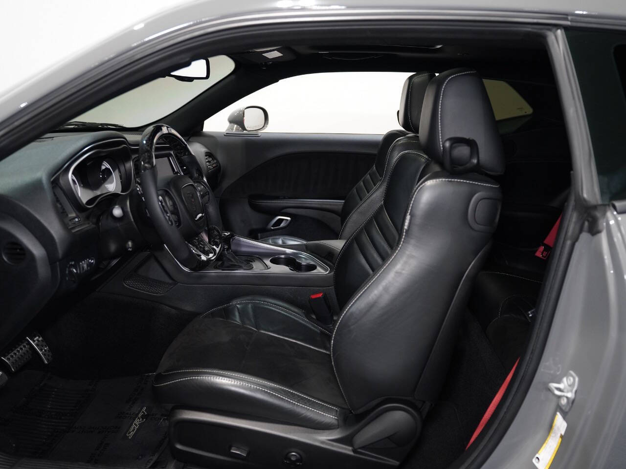 DESTROYER GREY, 2018 DODGE CHALLENGER Image 30