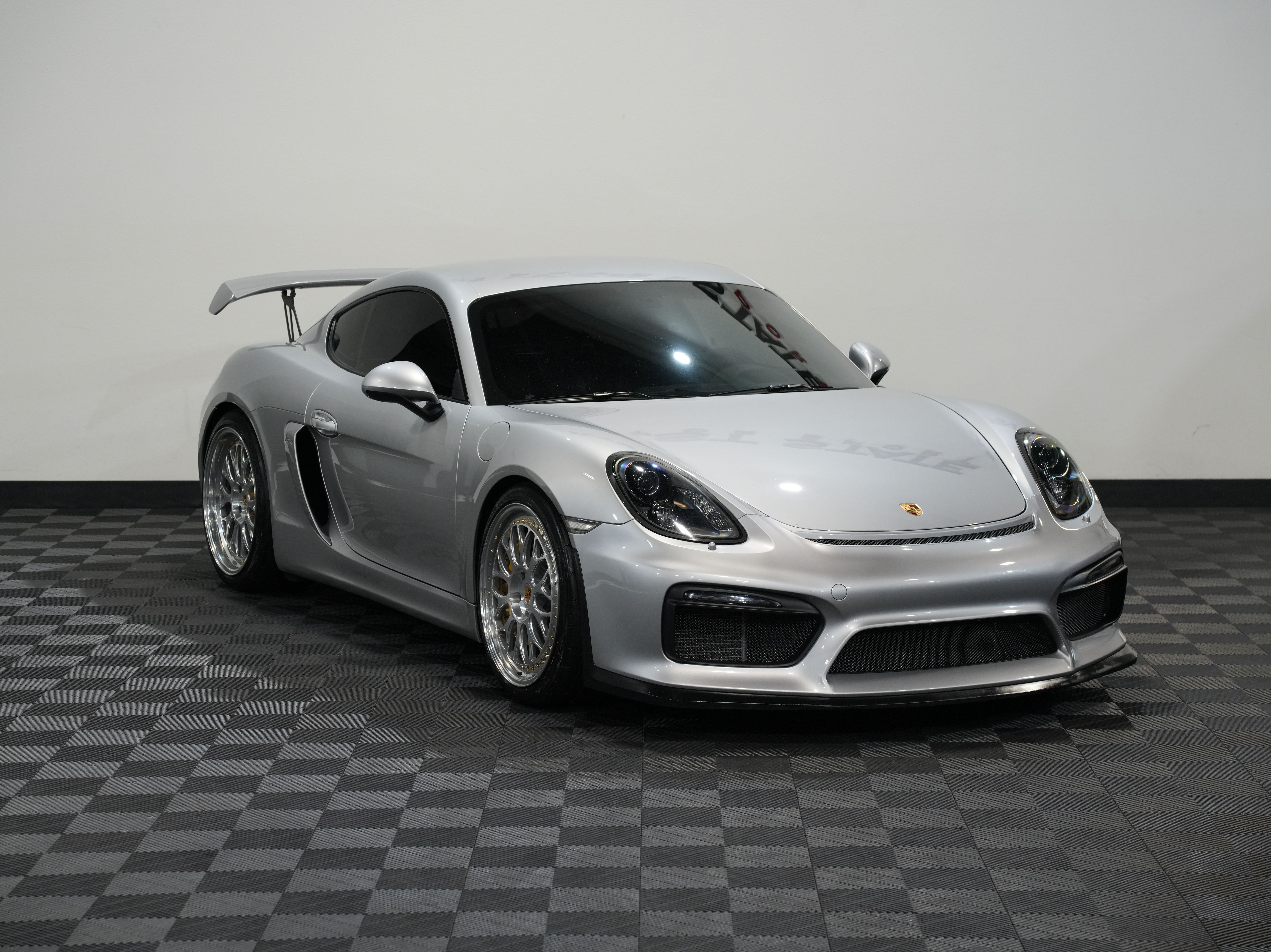 SILVER, 2016 PORSCHE CAYMAN Image 4