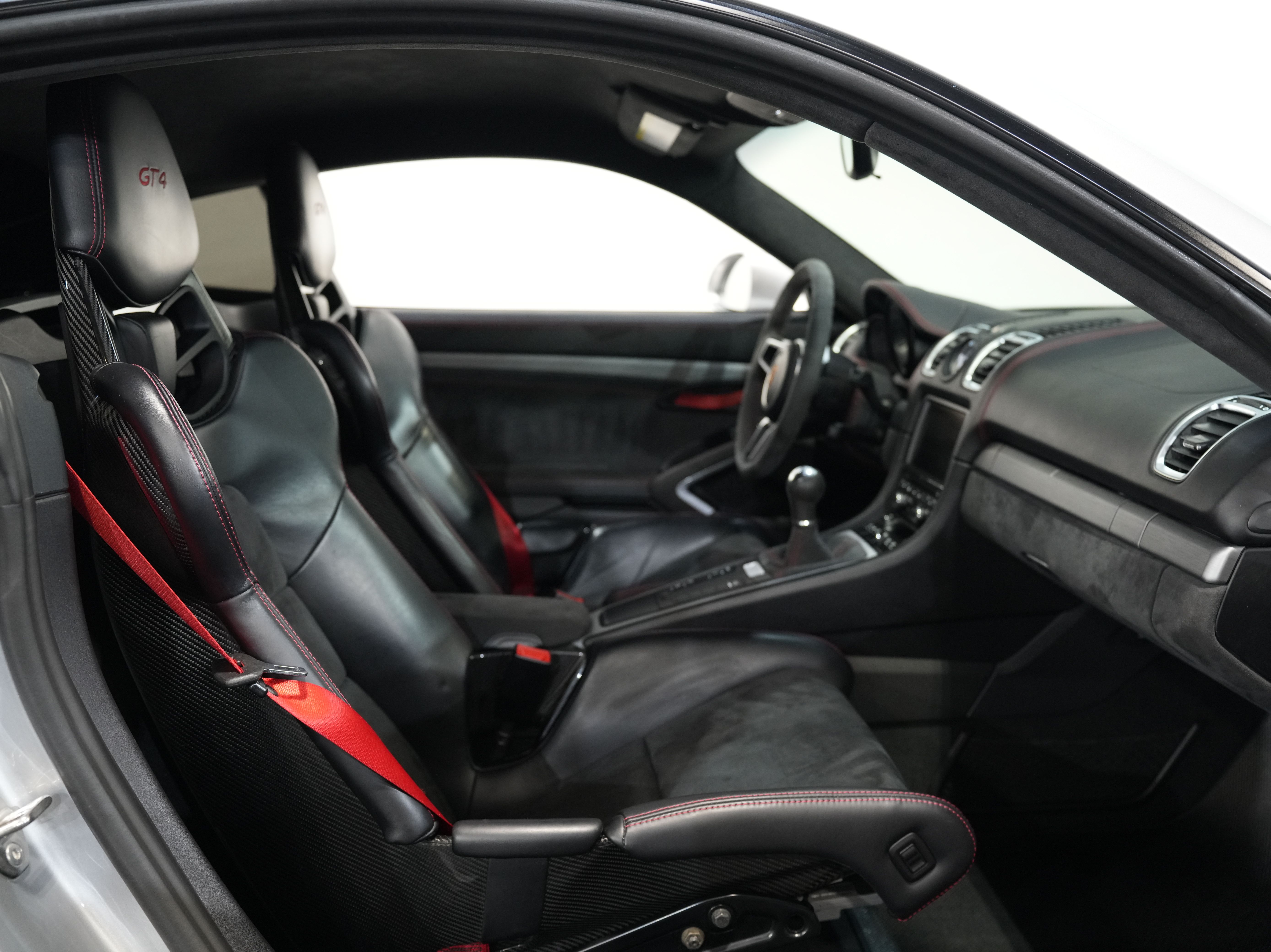 SILVER, 2016 PORSCHE CAYMAN Image 32