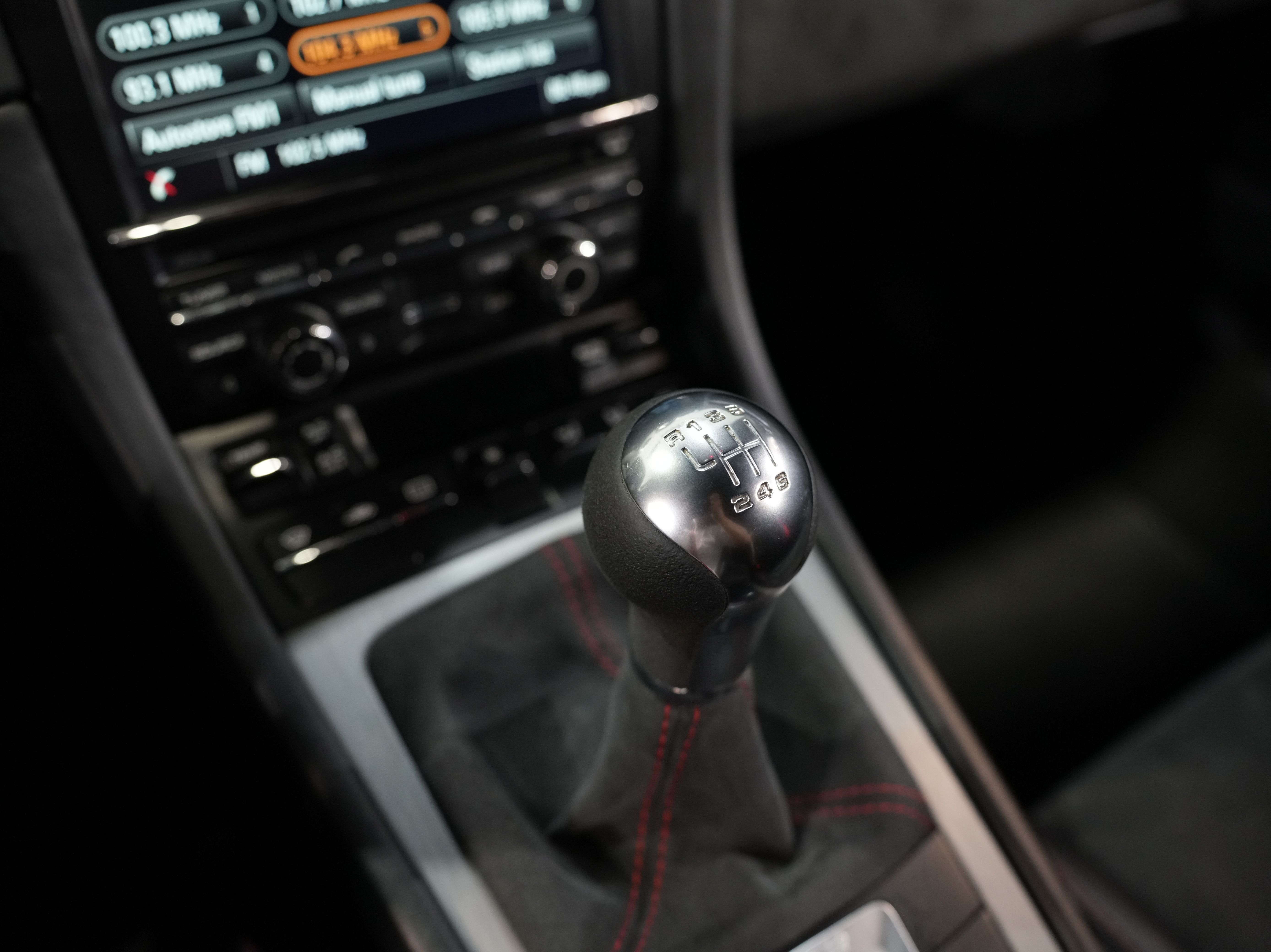SILVER, 2016 PORSCHE CAYMAN Image 38