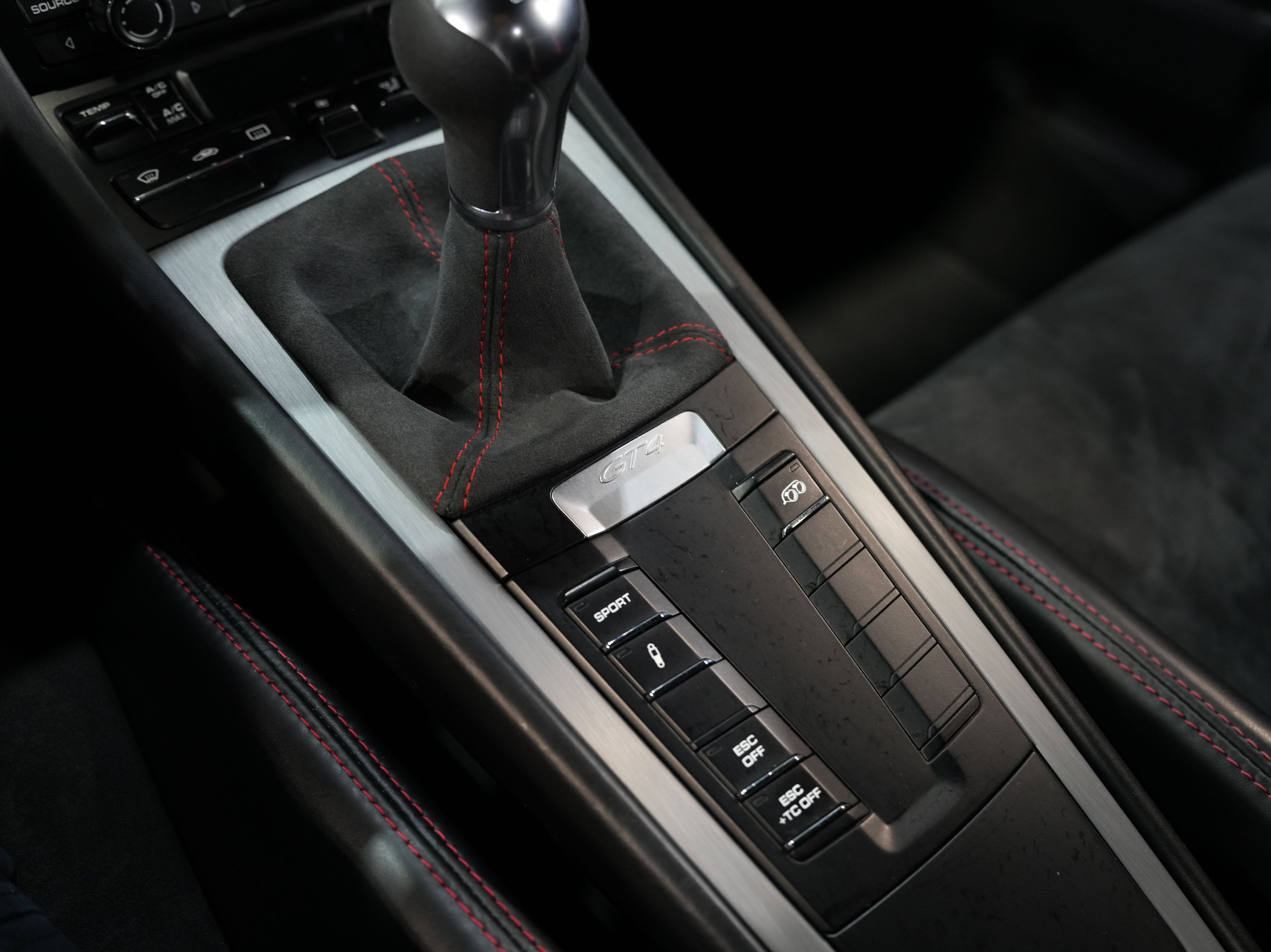 SILVER, 2016 PORSCHE CAYMAN Image 39