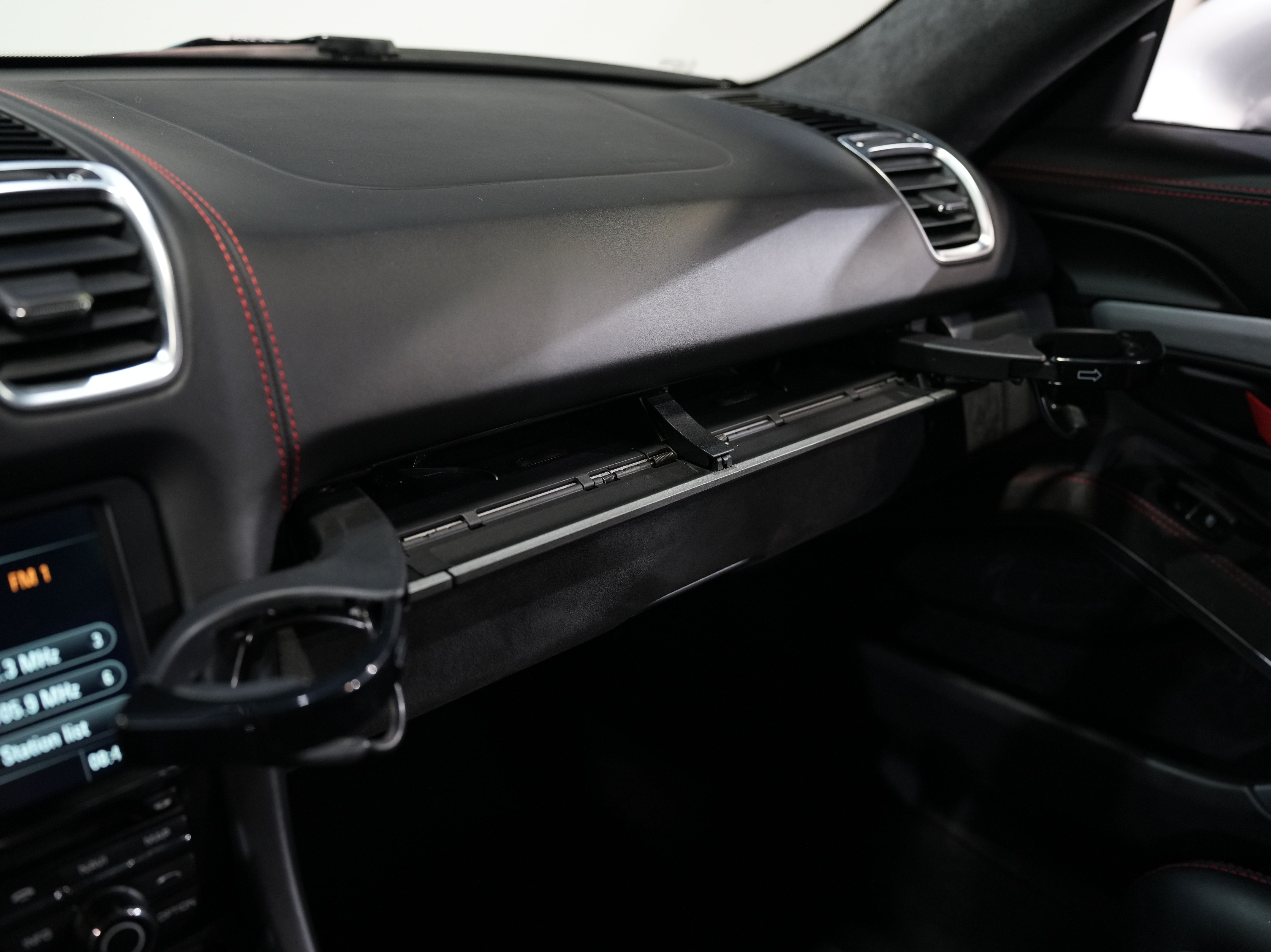 SILVER, 2016 PORSCHE CAYMAN Image 41