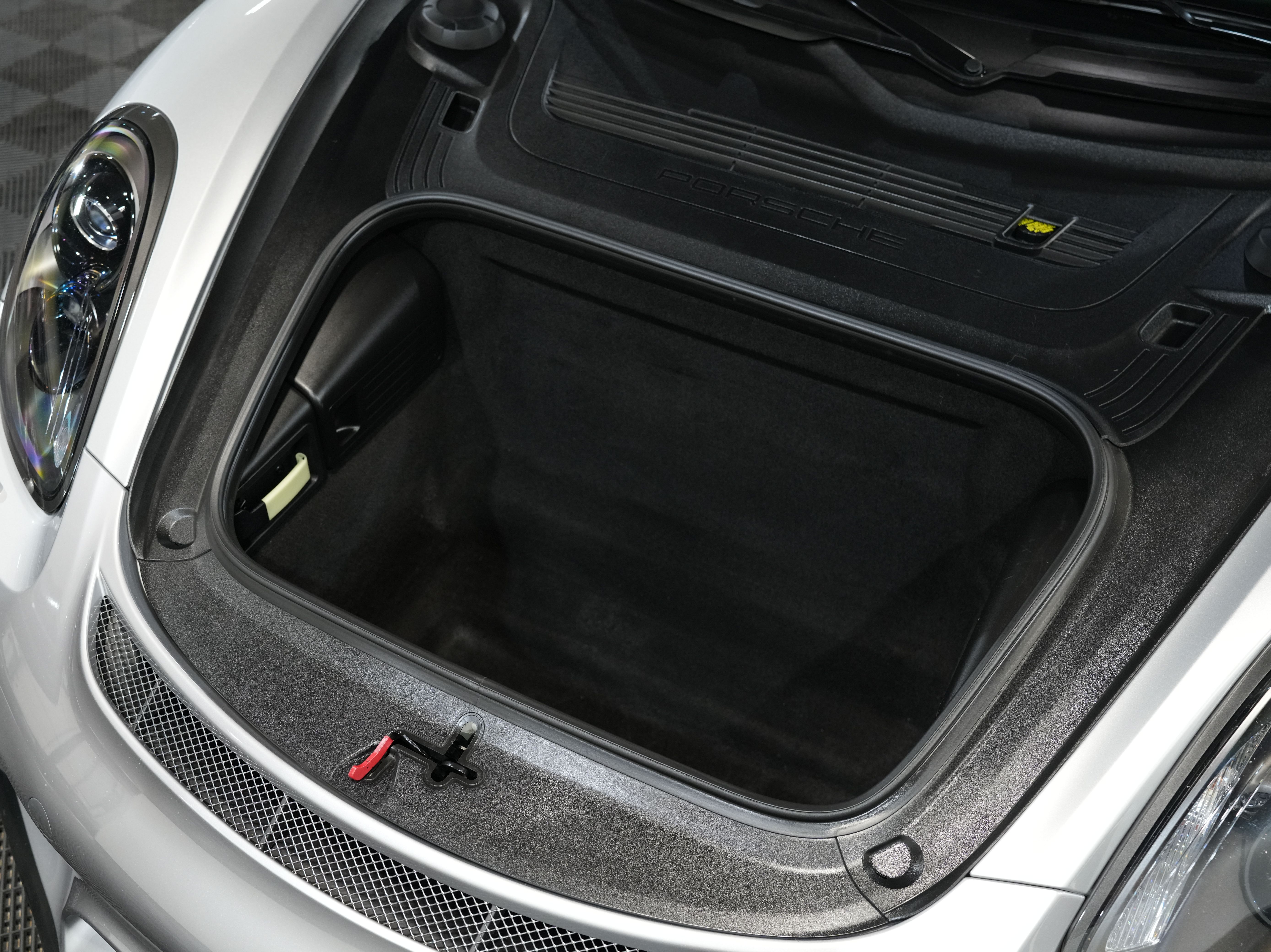 SILVER, 2016 PORSCHE CAYMAN Image 44