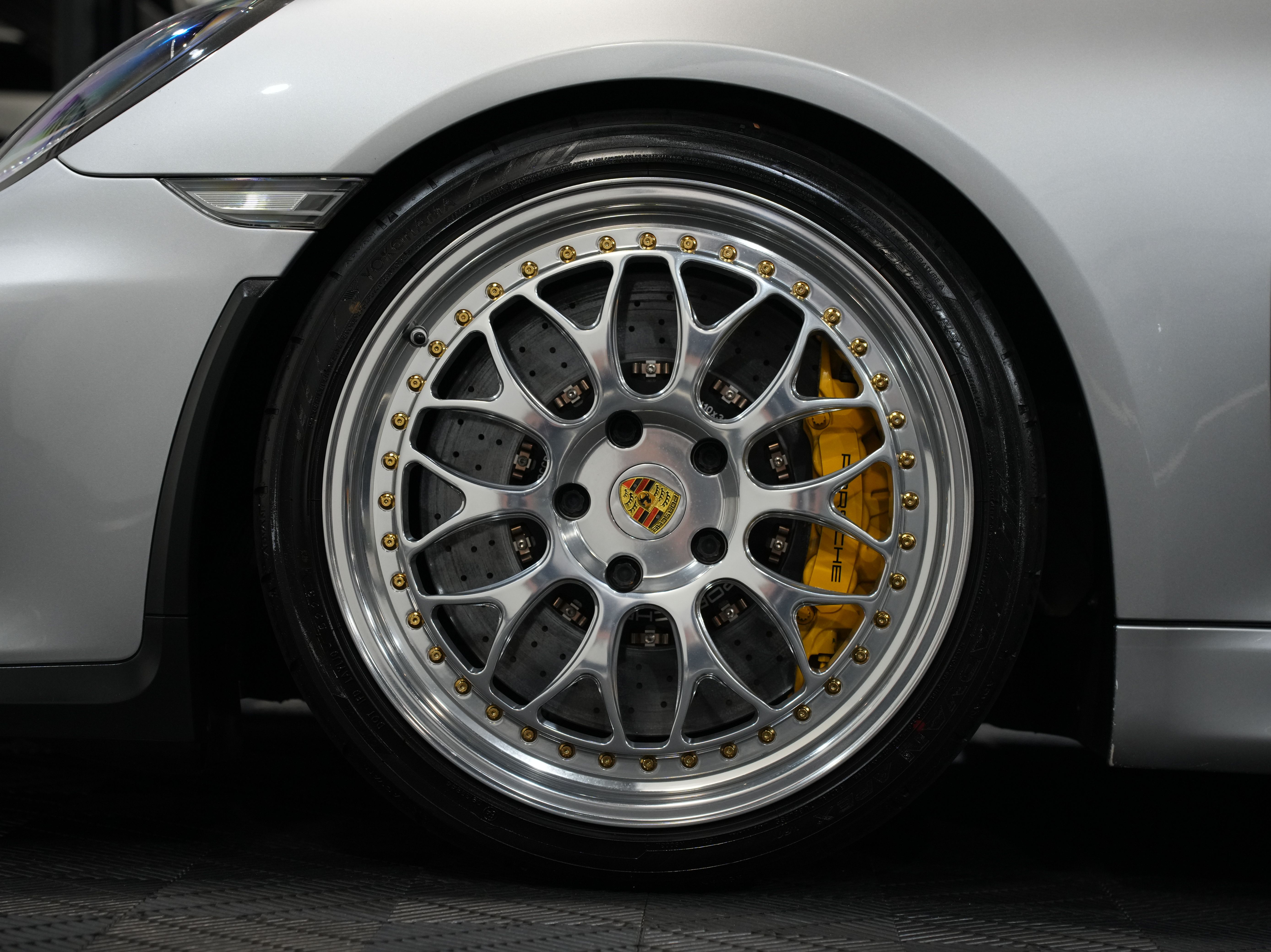 SILVER, 2016 PORSCHE CAYMAN Image 48