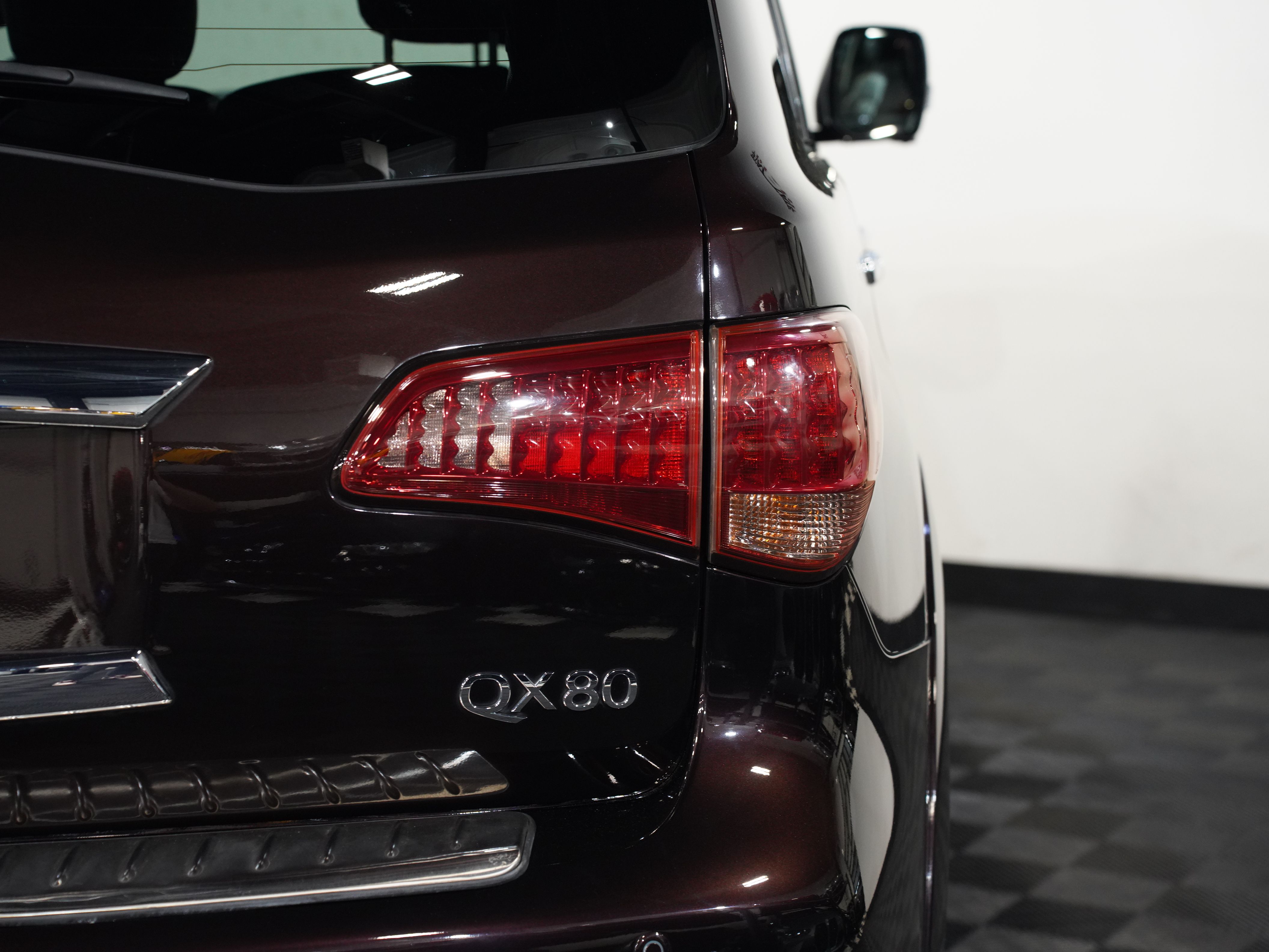 2014 INFINITI QX80 Image 17