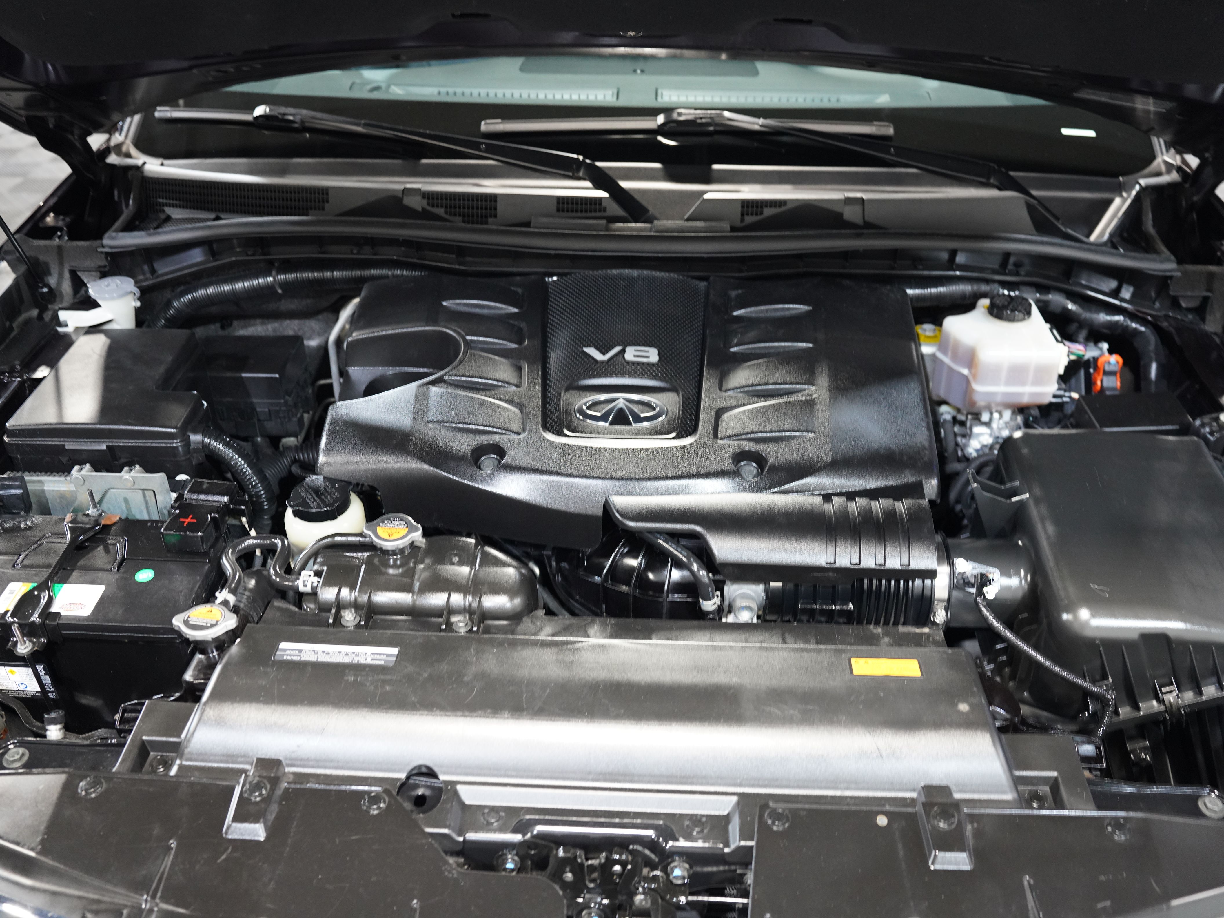 2014 INFINITI QX80 Image 37
