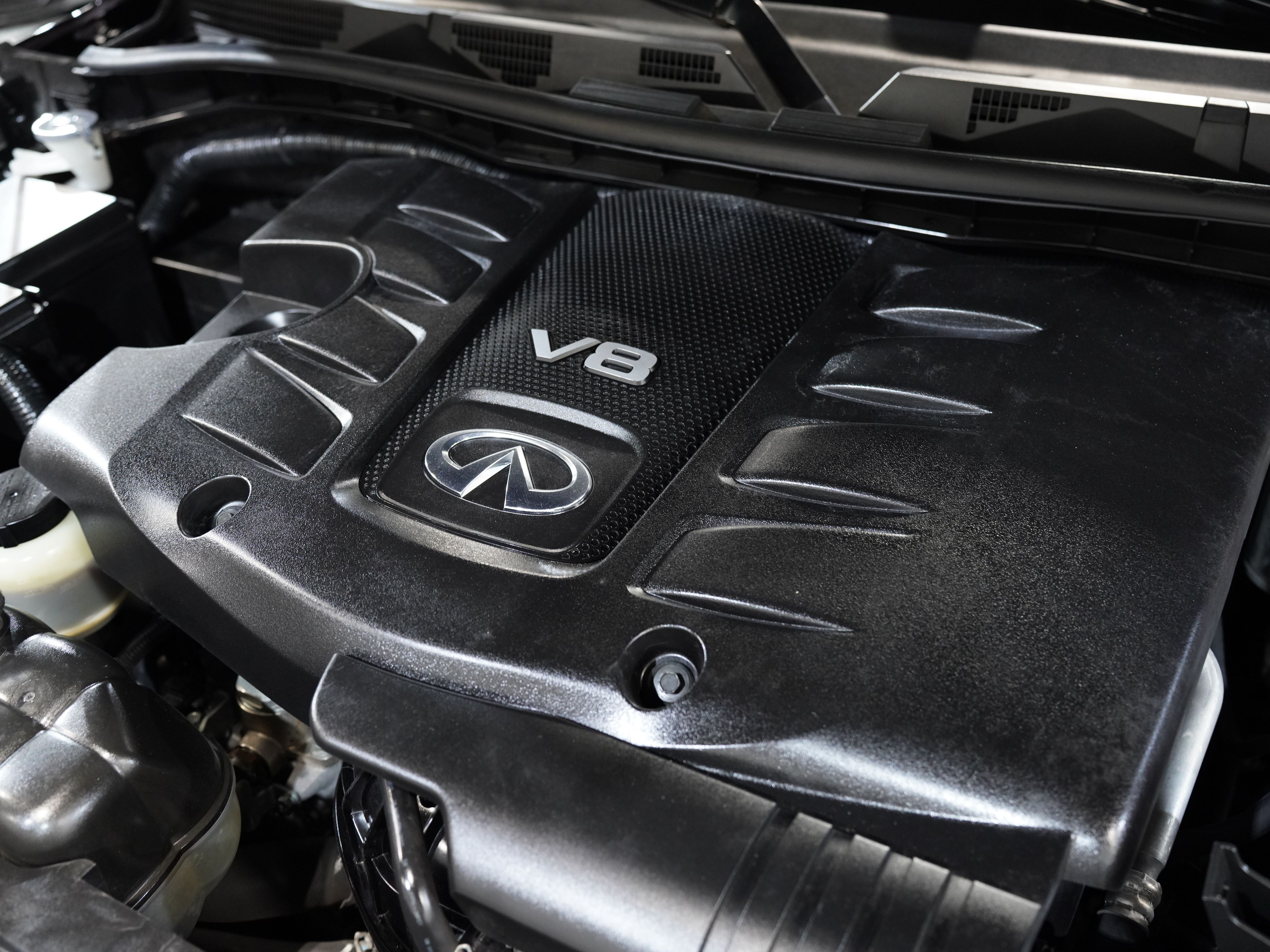 2014 INFINITI QX80 Image 39