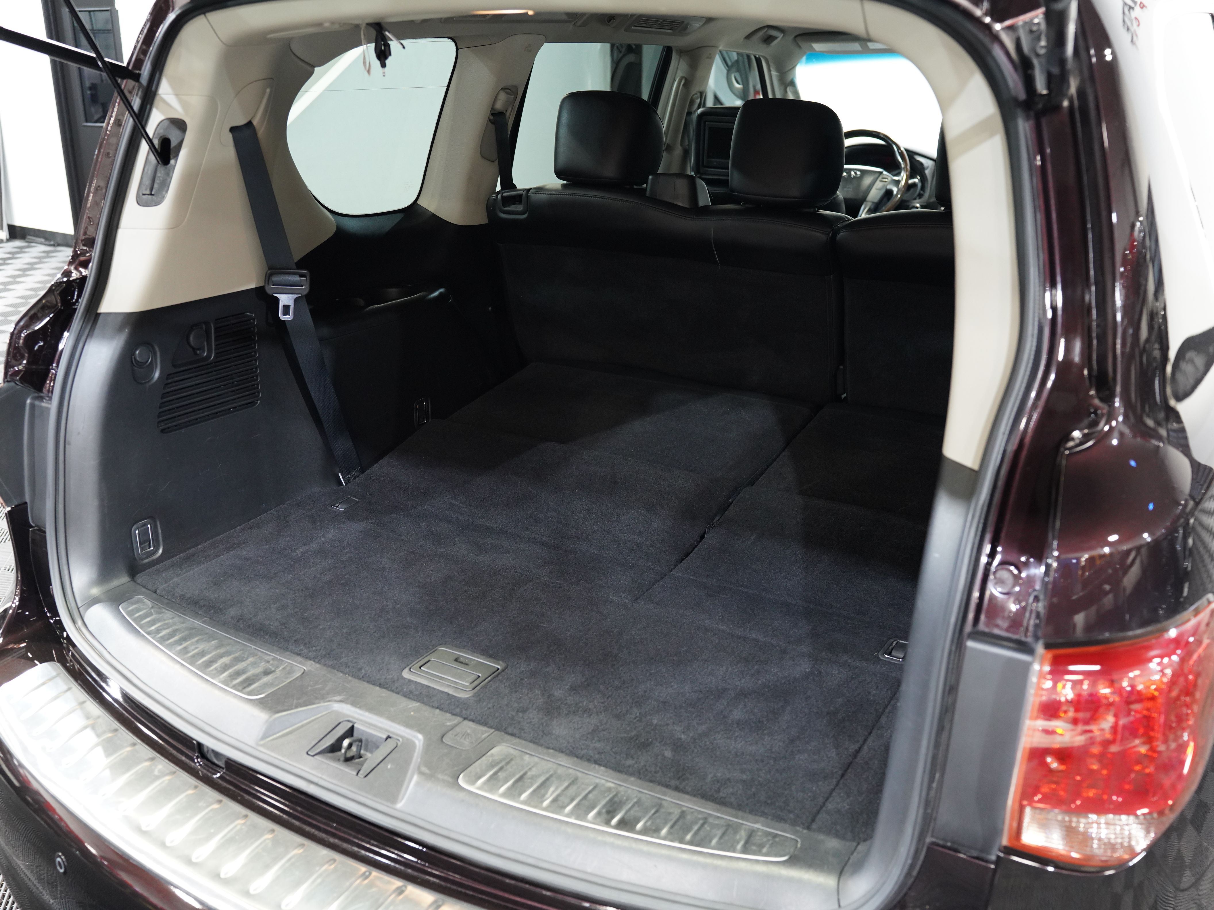 2014 INFINITI QX80 Image 42