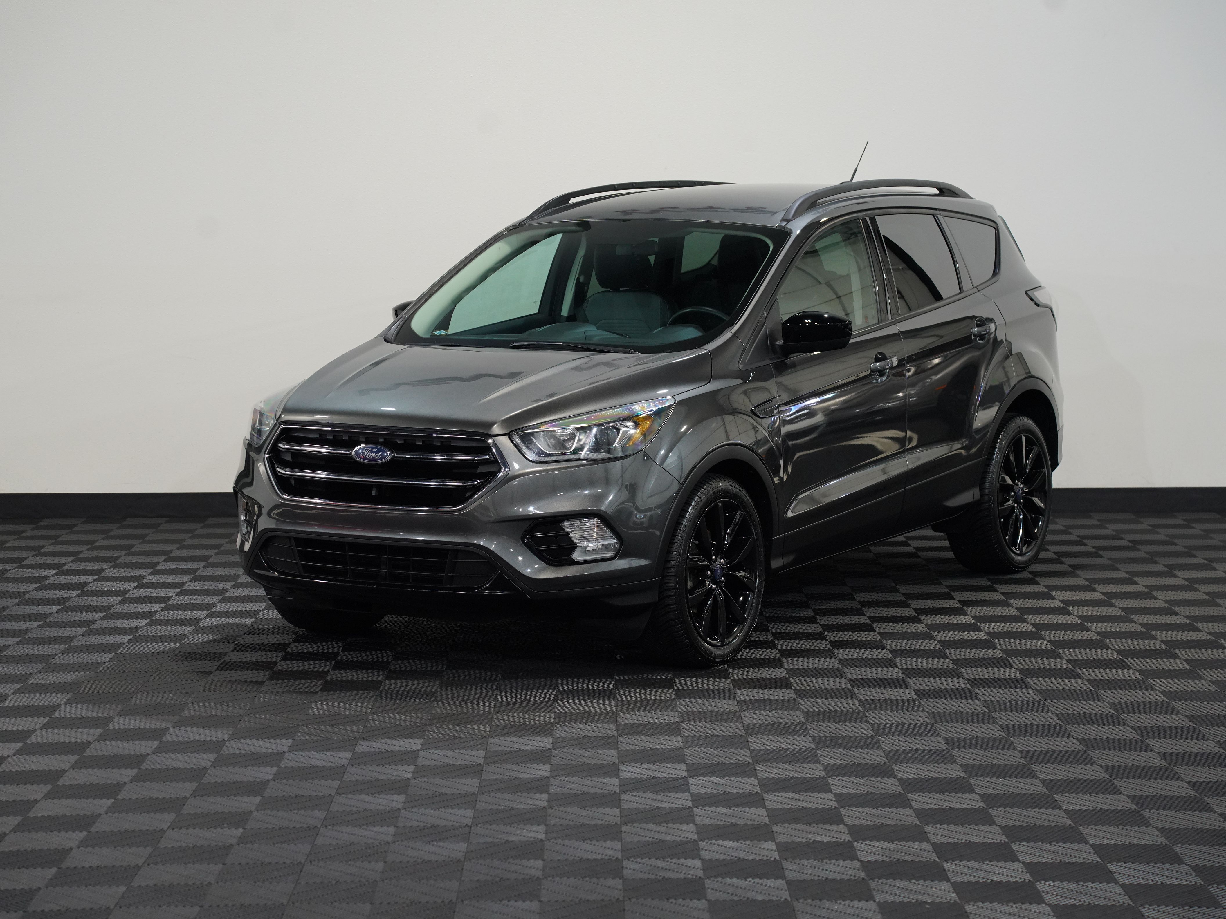 GRAY, 2017 FORD ESCAPE Image 3