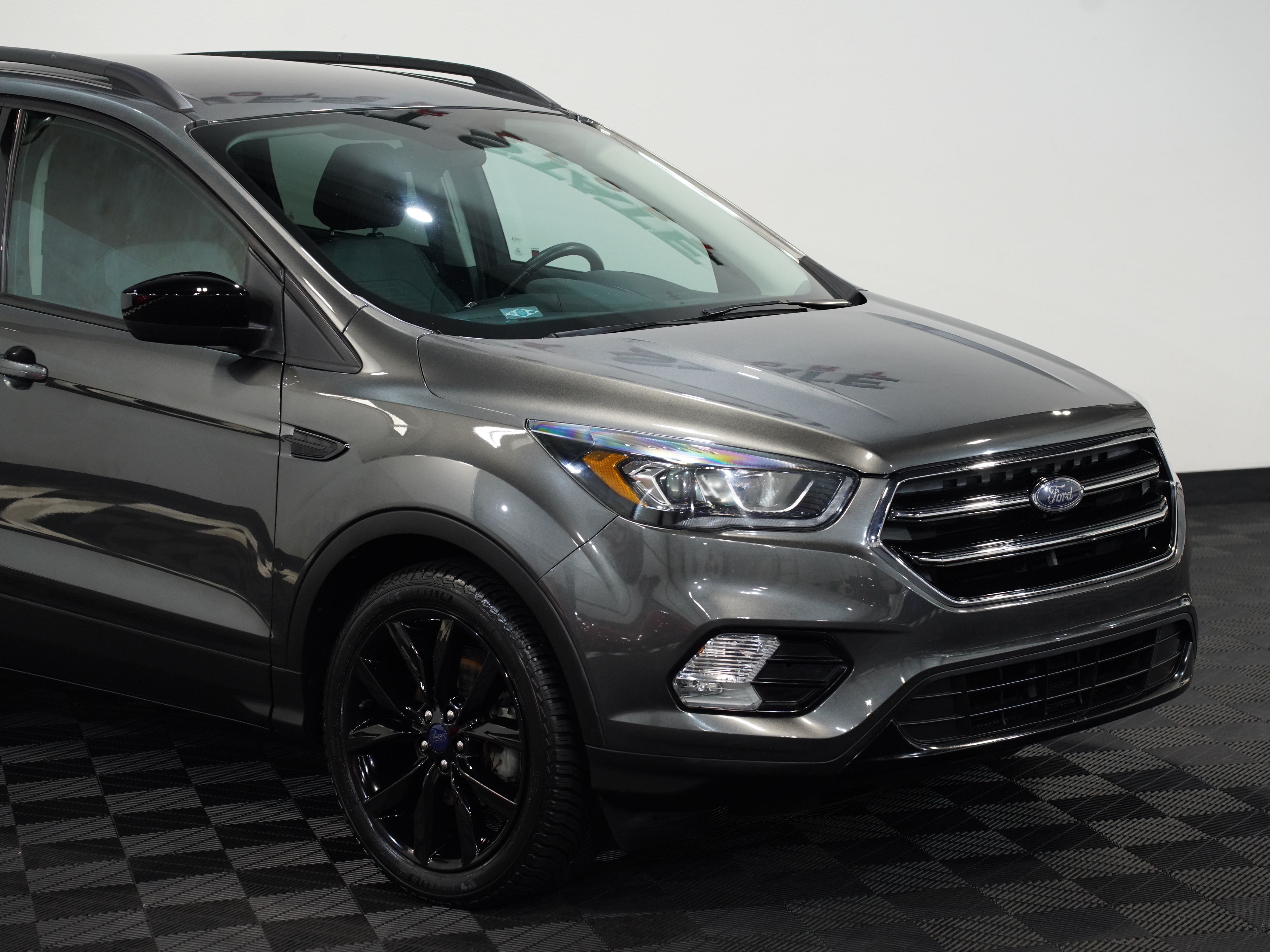 GRAY, 2017 FORD ESCAPE Image 9