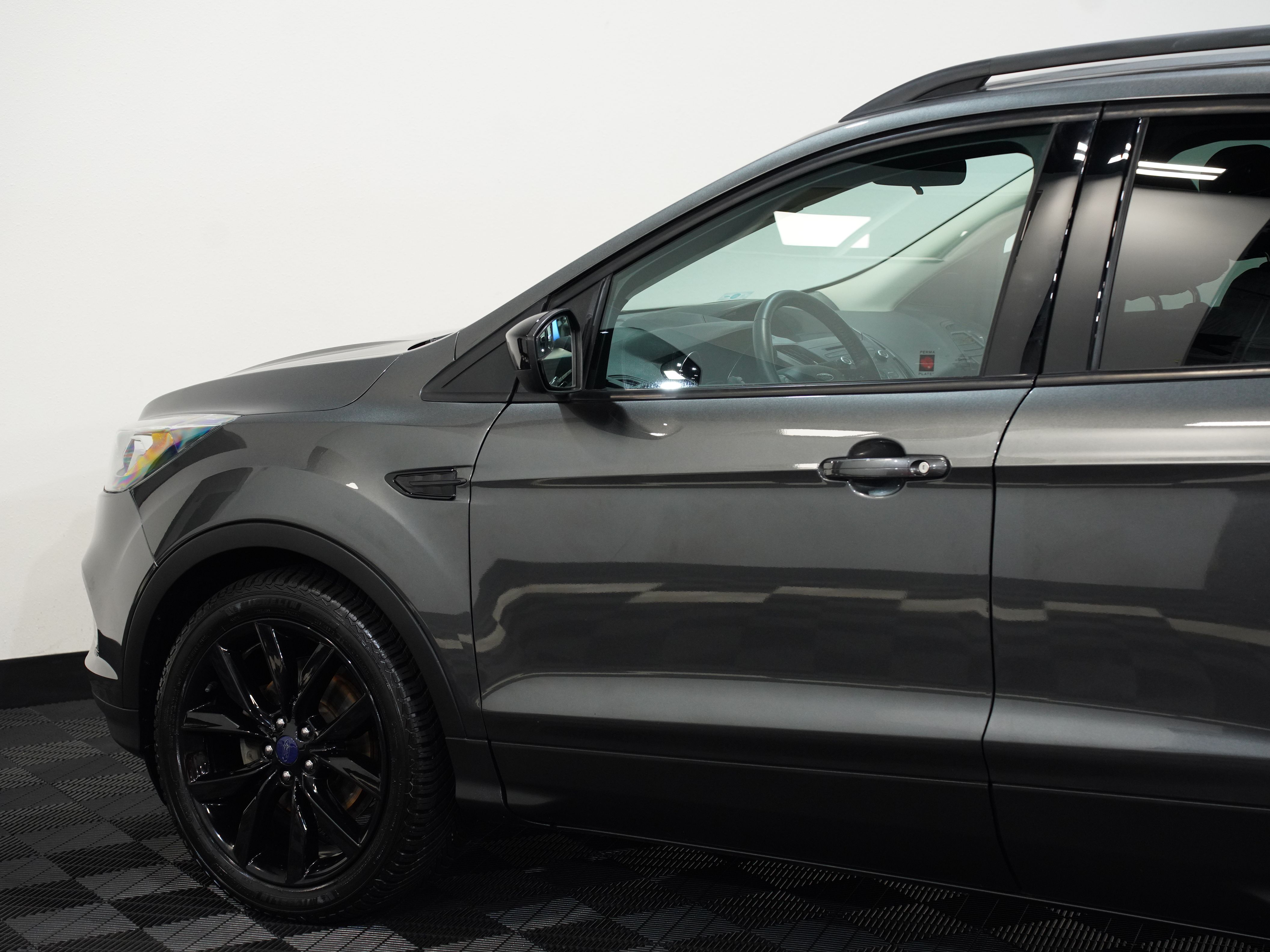 GRAY, 2017 FORD ESCAPE Image 18