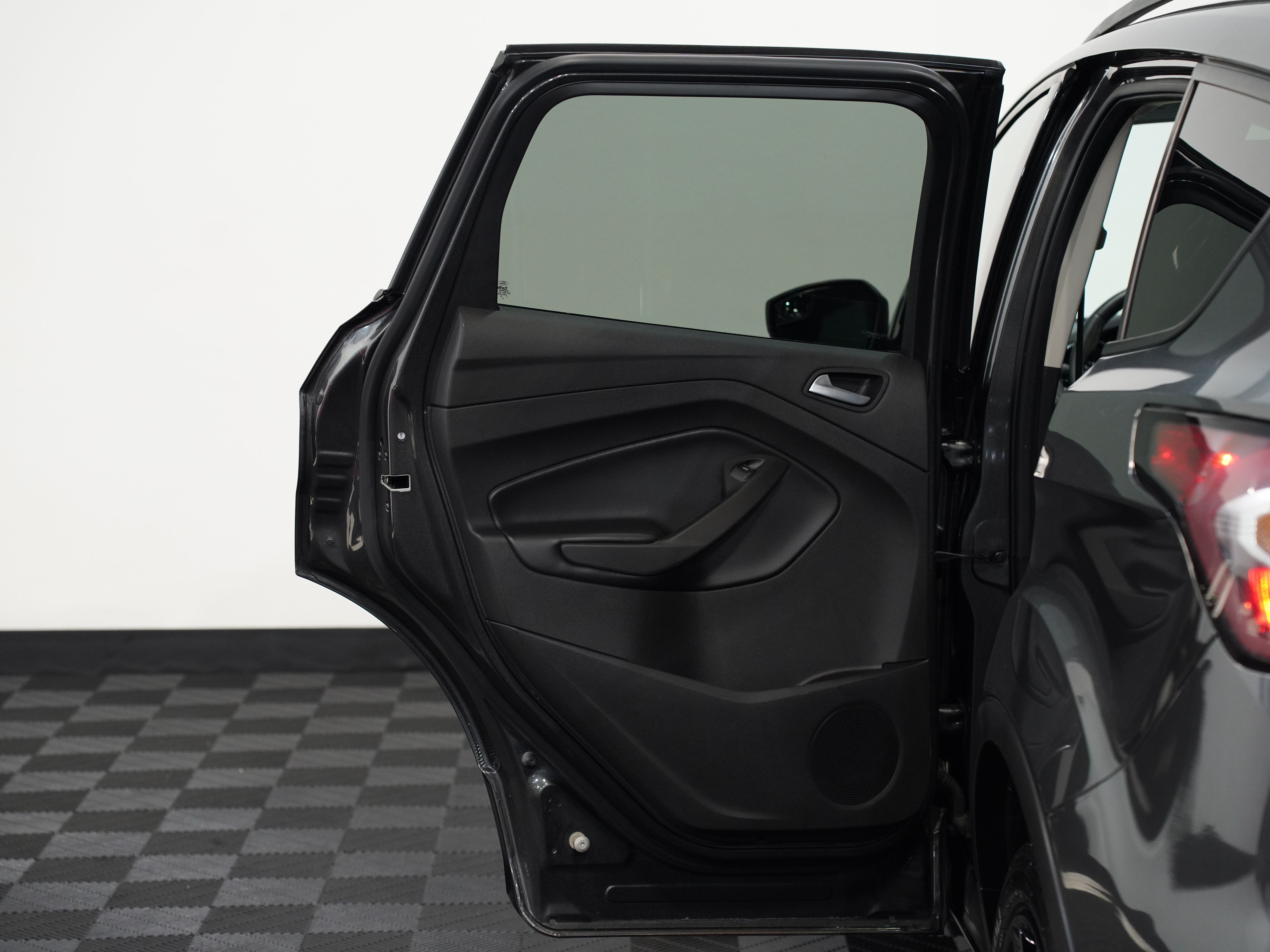 GRAY, 2017 FORD ESCAPE Image 23
