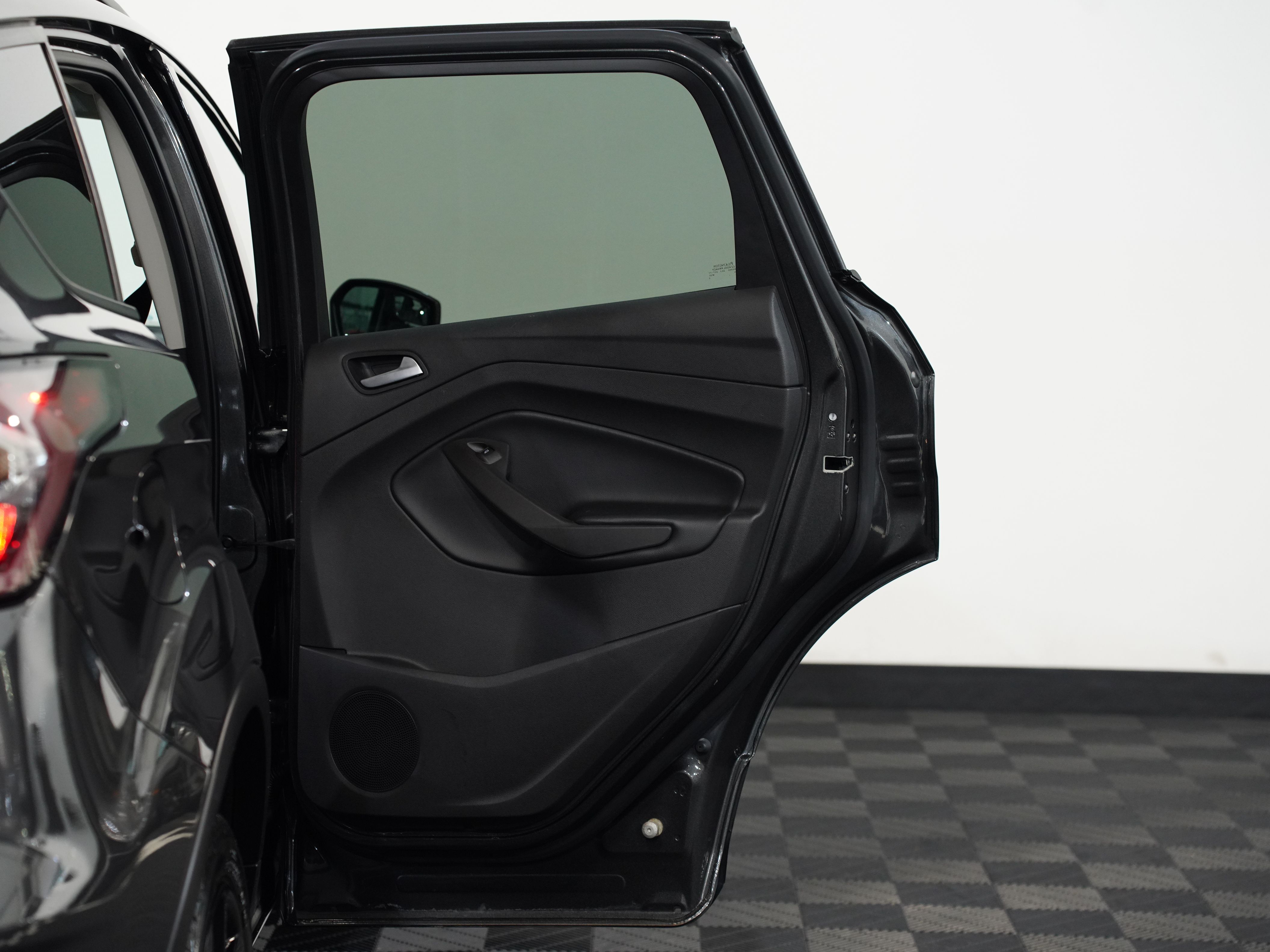 GRAY, 2017 FORD ESCAPE Image 25